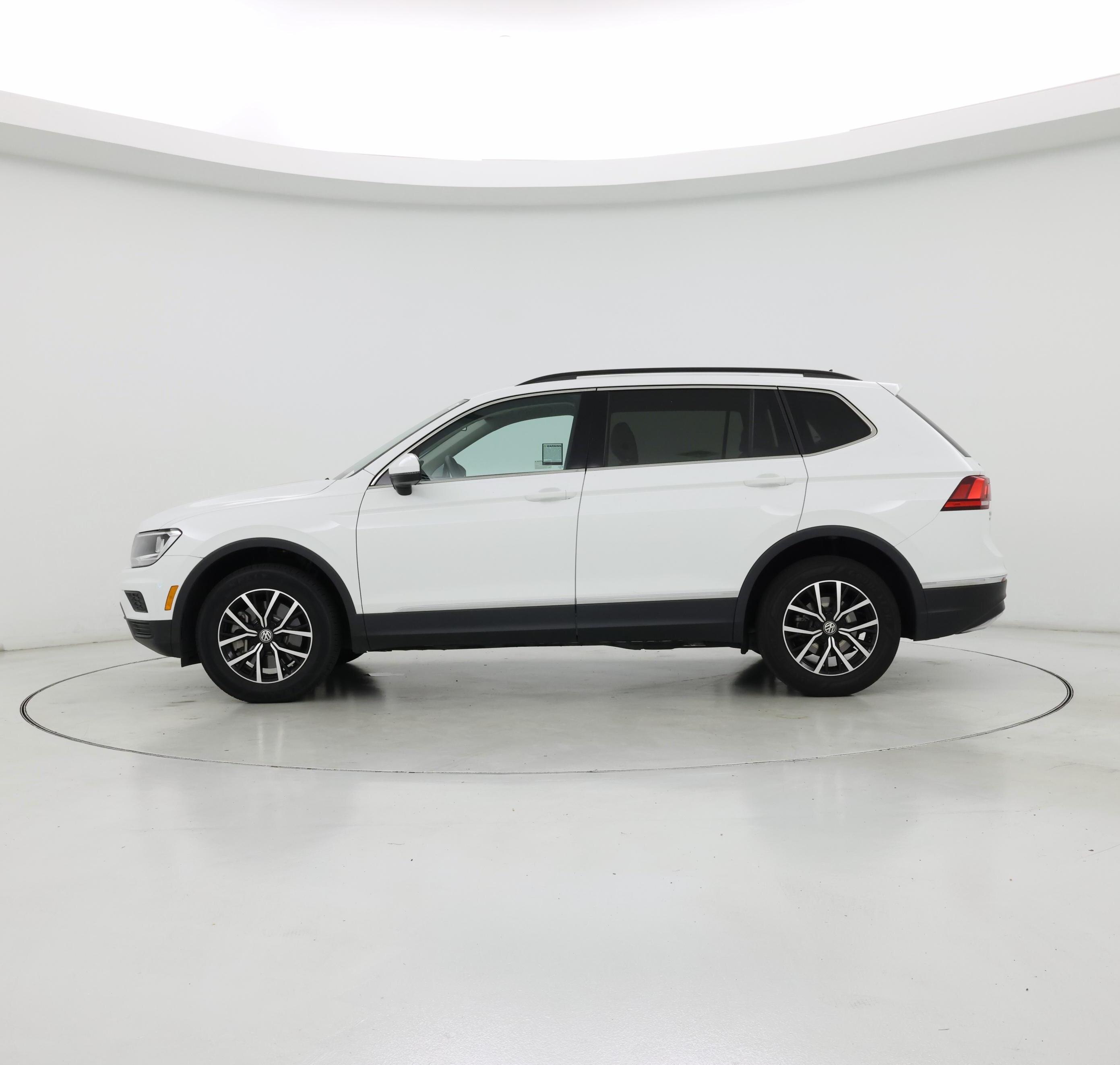 Thumbnail: 2021 Volkswagen Tiguan - 3