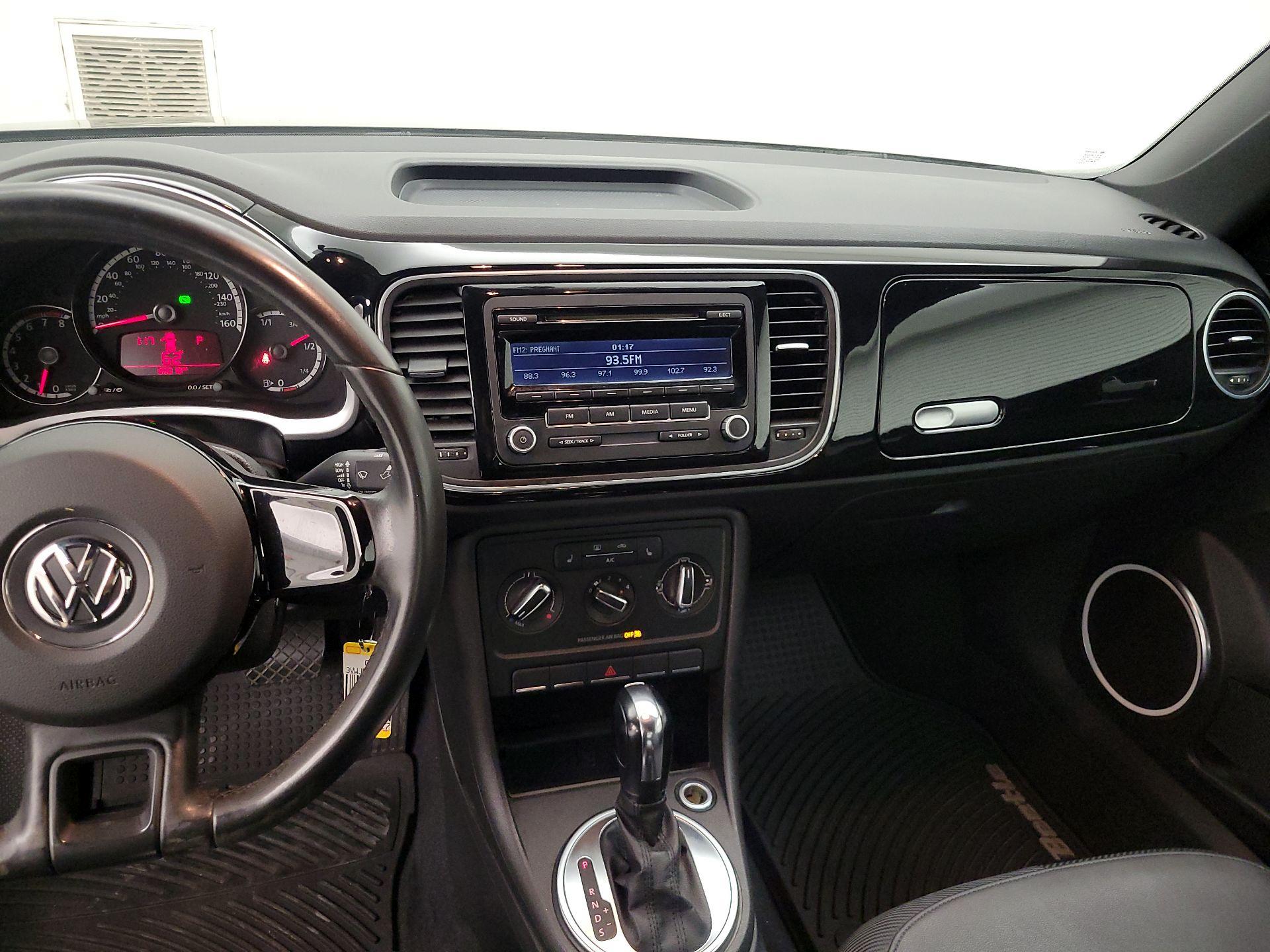 Thumbnail: 2013 Volkswagen Beetle - 9