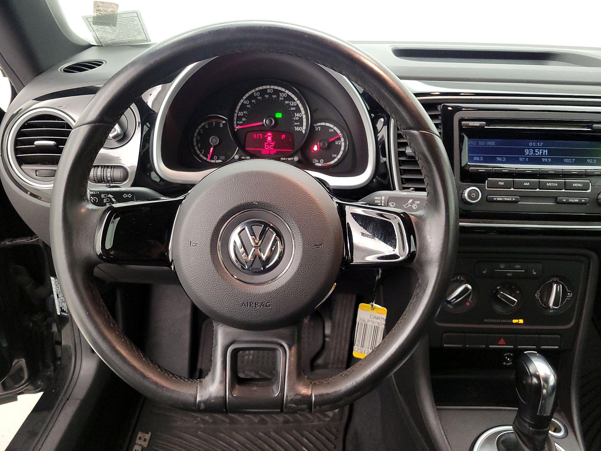 Thumbnail: 2013 Volkswagen Beetle - 10