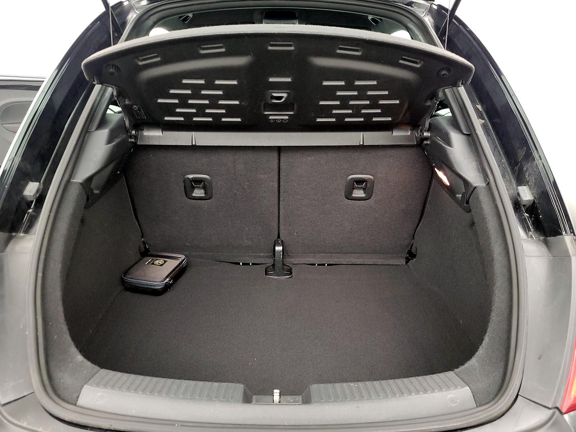 Thumbnail: 2013 Volkswagen Beetle - 19