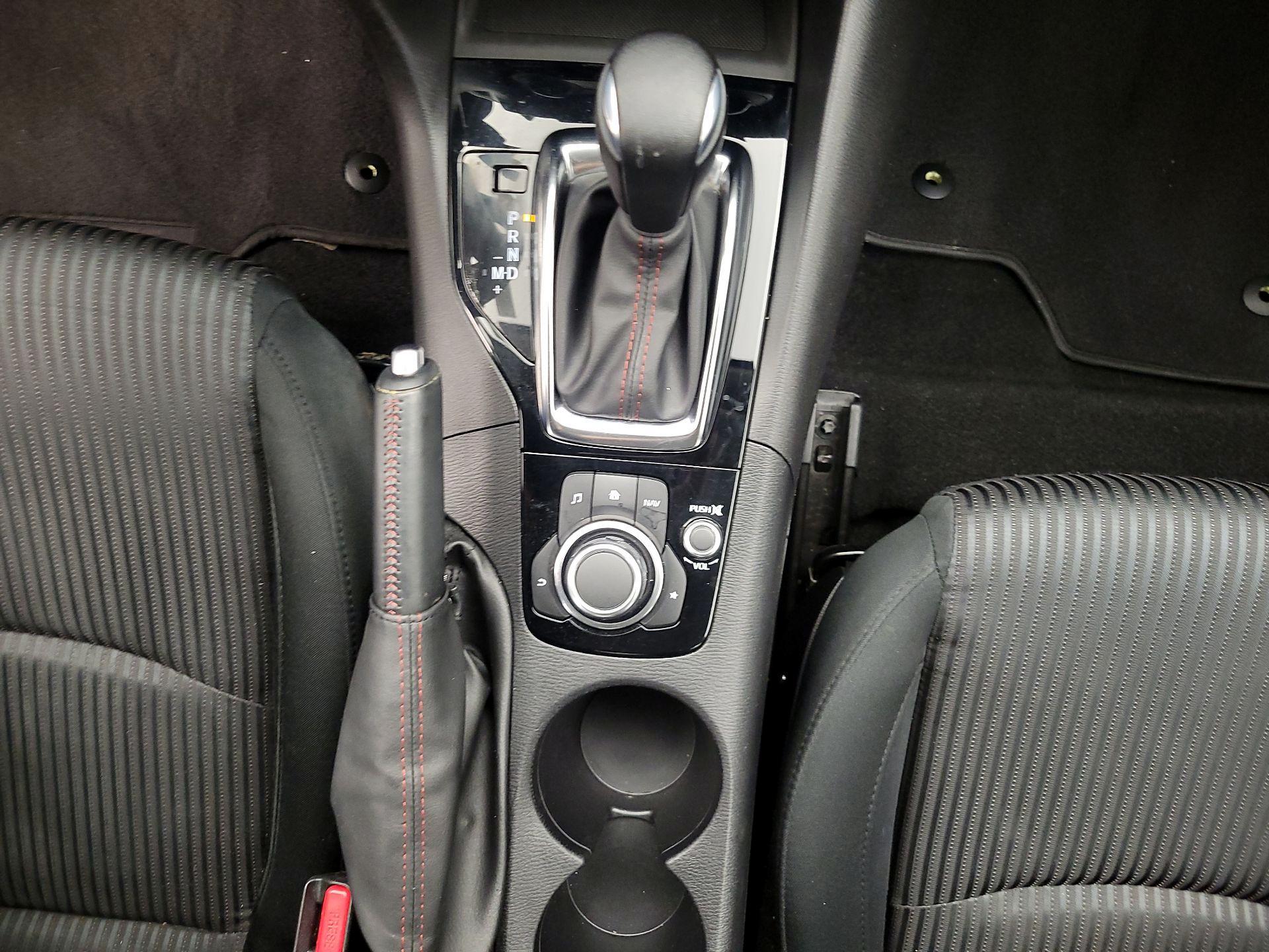 Thumbnail: 2016 Mazda Mazda3 - 17