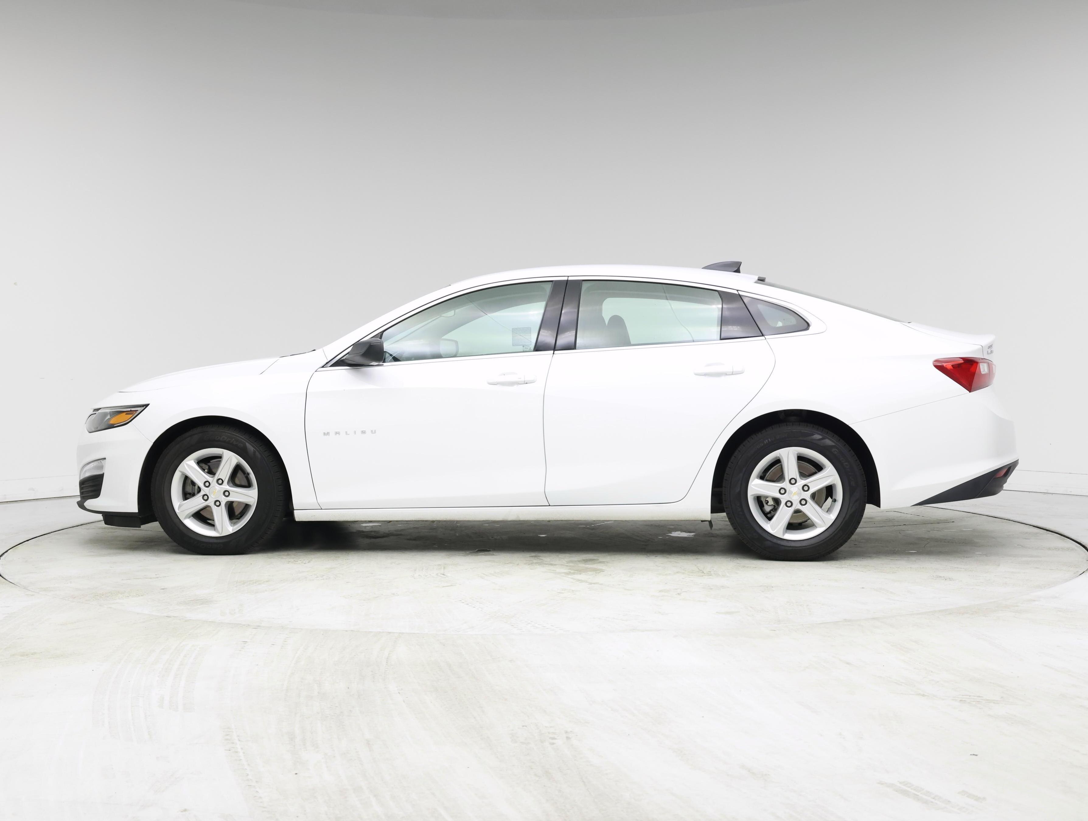 Thumbnail: 2023 Chevrolet Malibu - 3