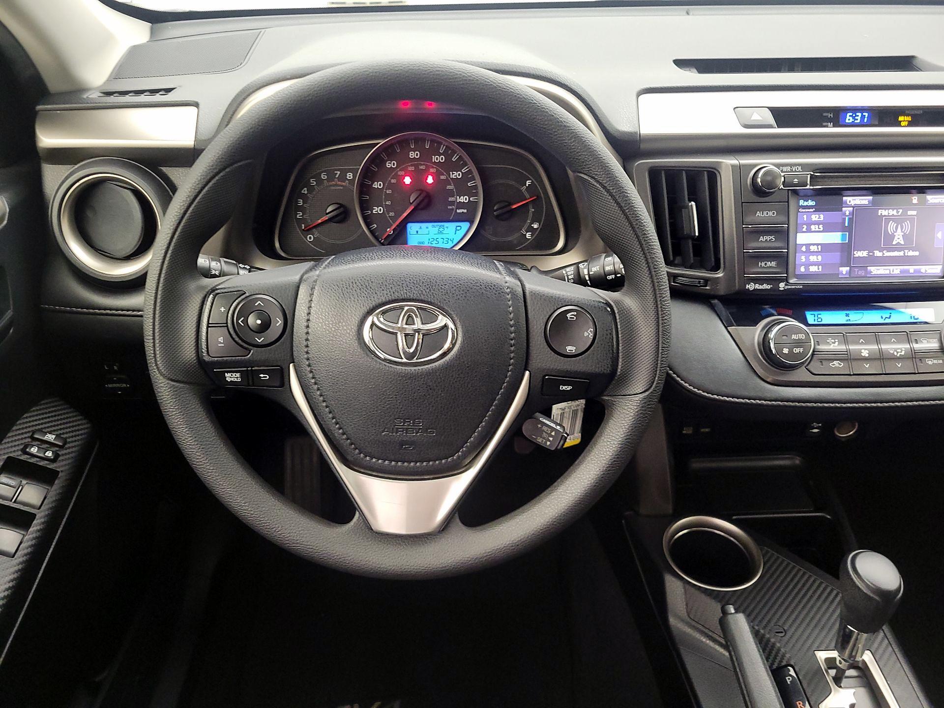 Thumbnail: 2015 Toyota RAV4 - 10