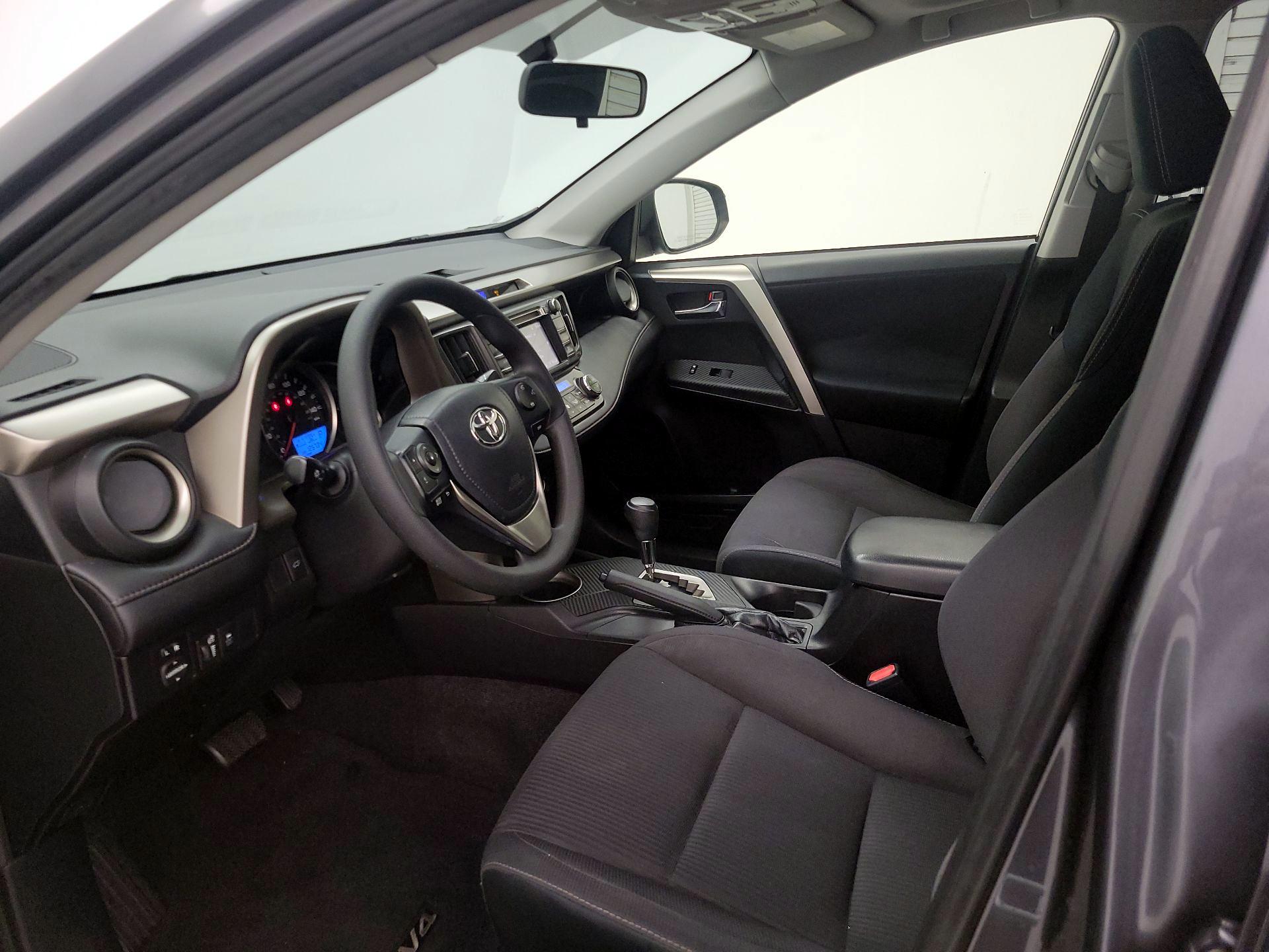 Thumbnail: 2015 Toyota RAV4 - 11