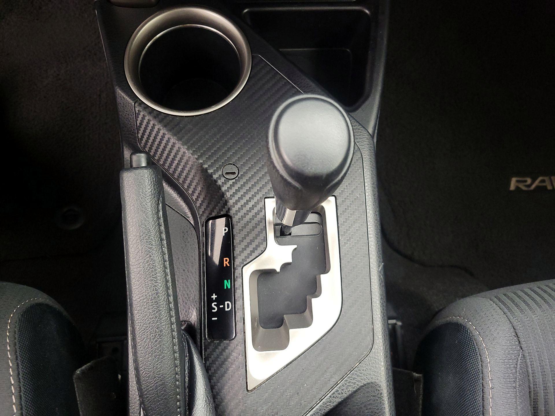 Thumbnail: 2015 Toyota RAV4 - 17