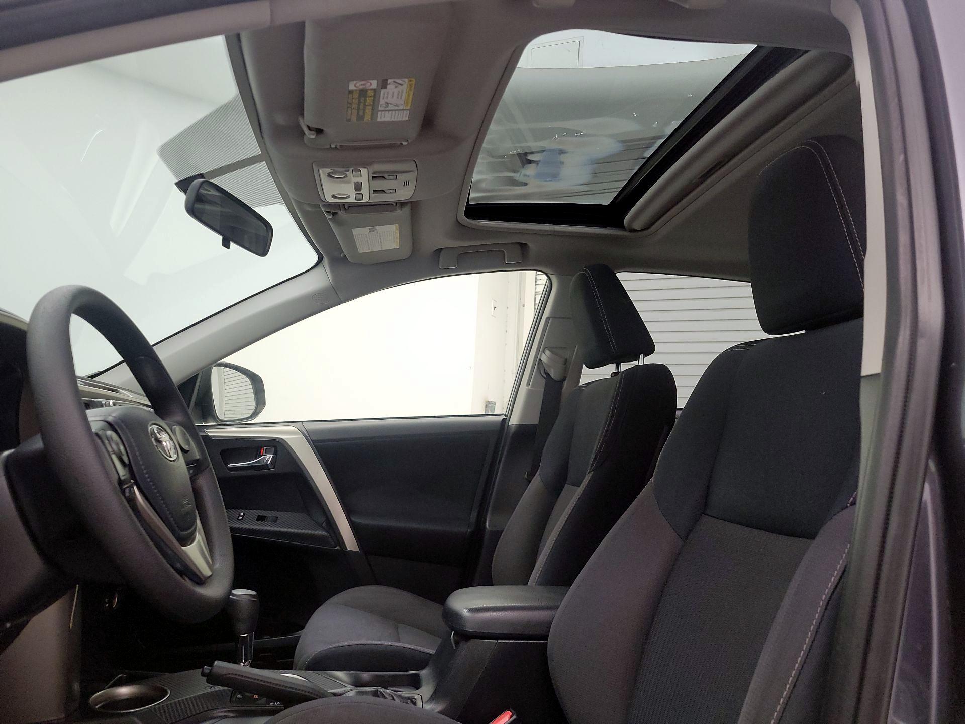 Thumbnail: 2015 Toyota RAV4 - 19