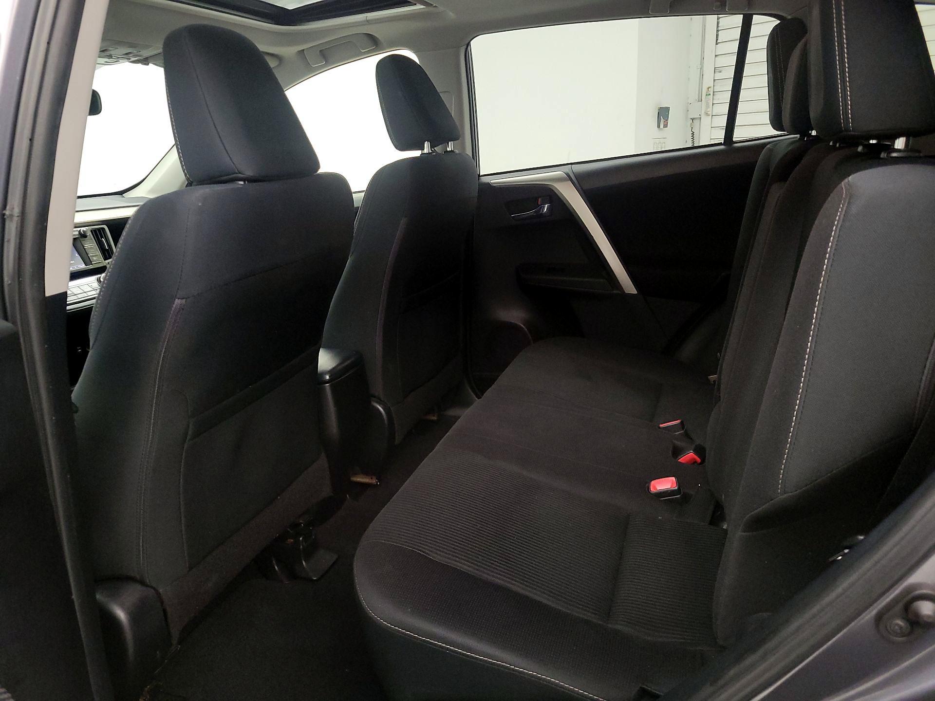 Thumbnail: 2015 Toyota RAV4 - 20