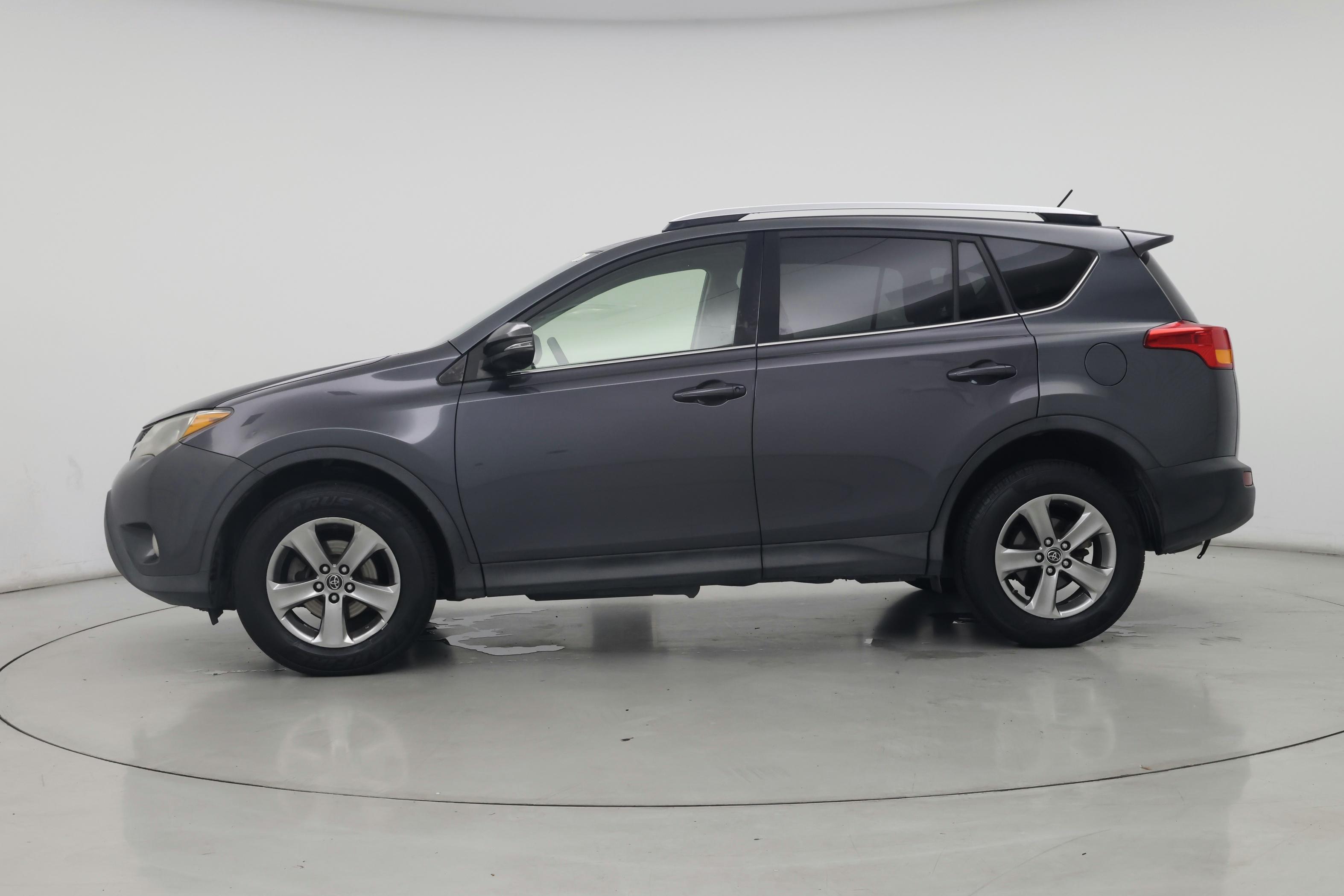 Thumbnail: 2015 Toyota RAV4 - 3