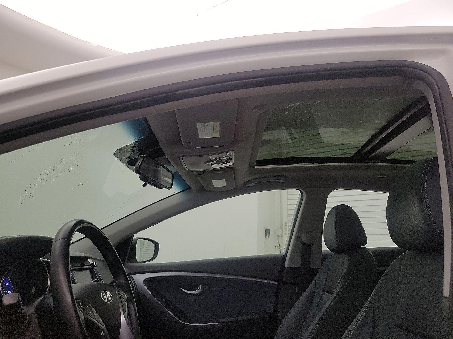 Thumbnail: 2013 Hyundai Elantra - 20