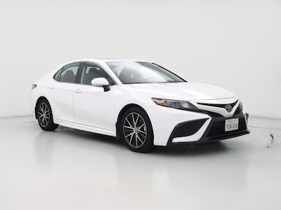 White 2023 Toyota Camry Hybrid SE