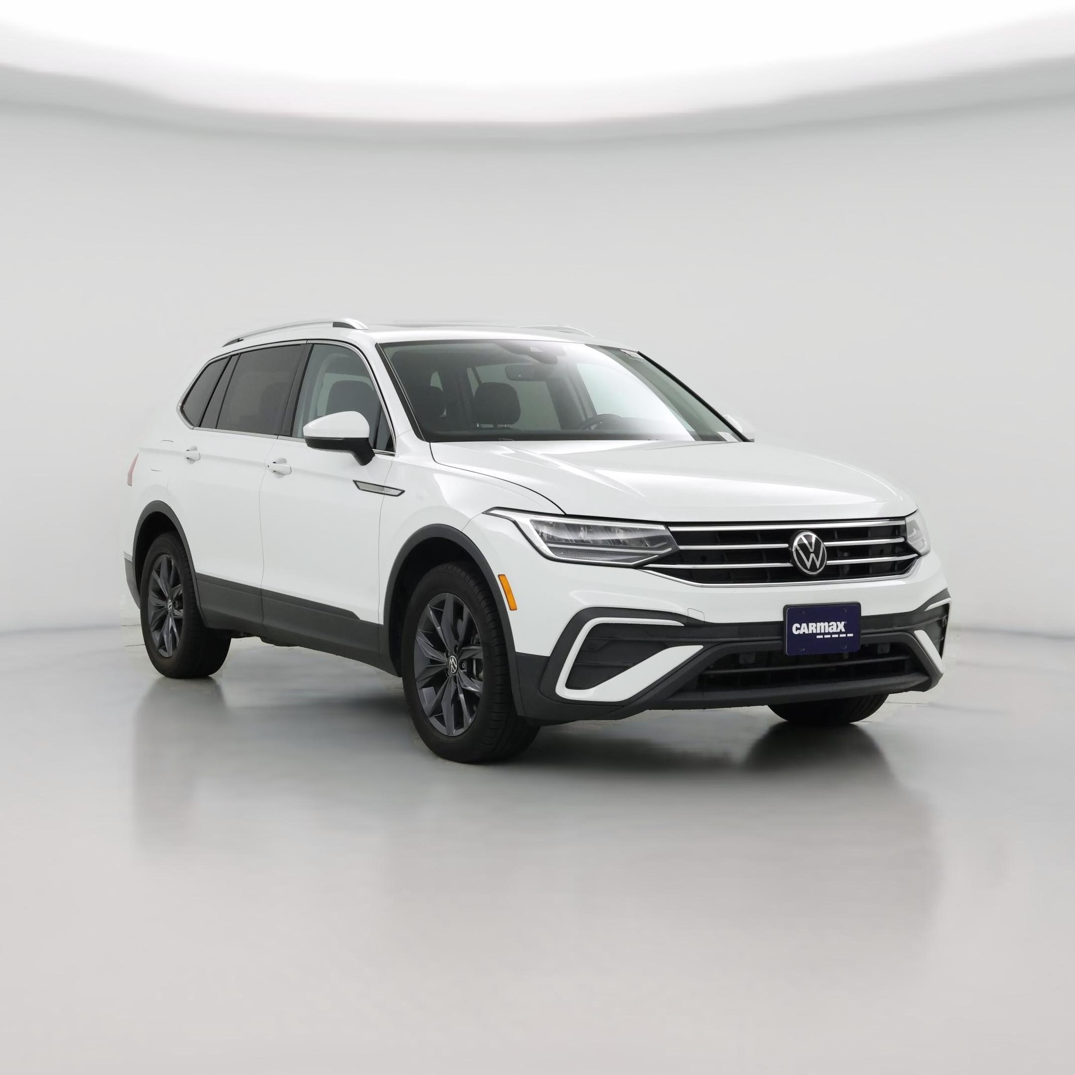 Thumbnail: 2022 Volkswagen Tiguan - 1