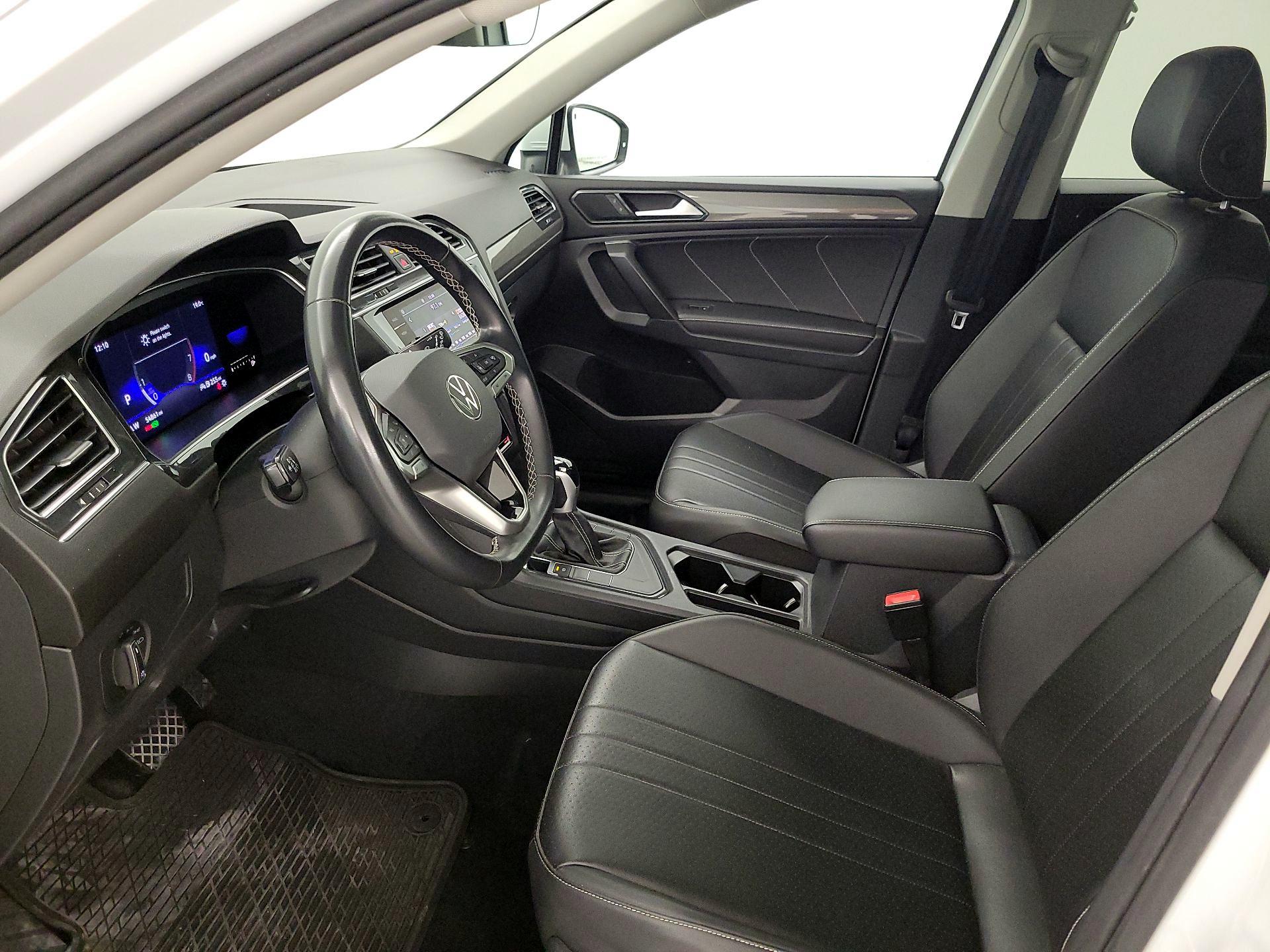 Thumbnail: 2022 Volkswagen Tiguan - 11