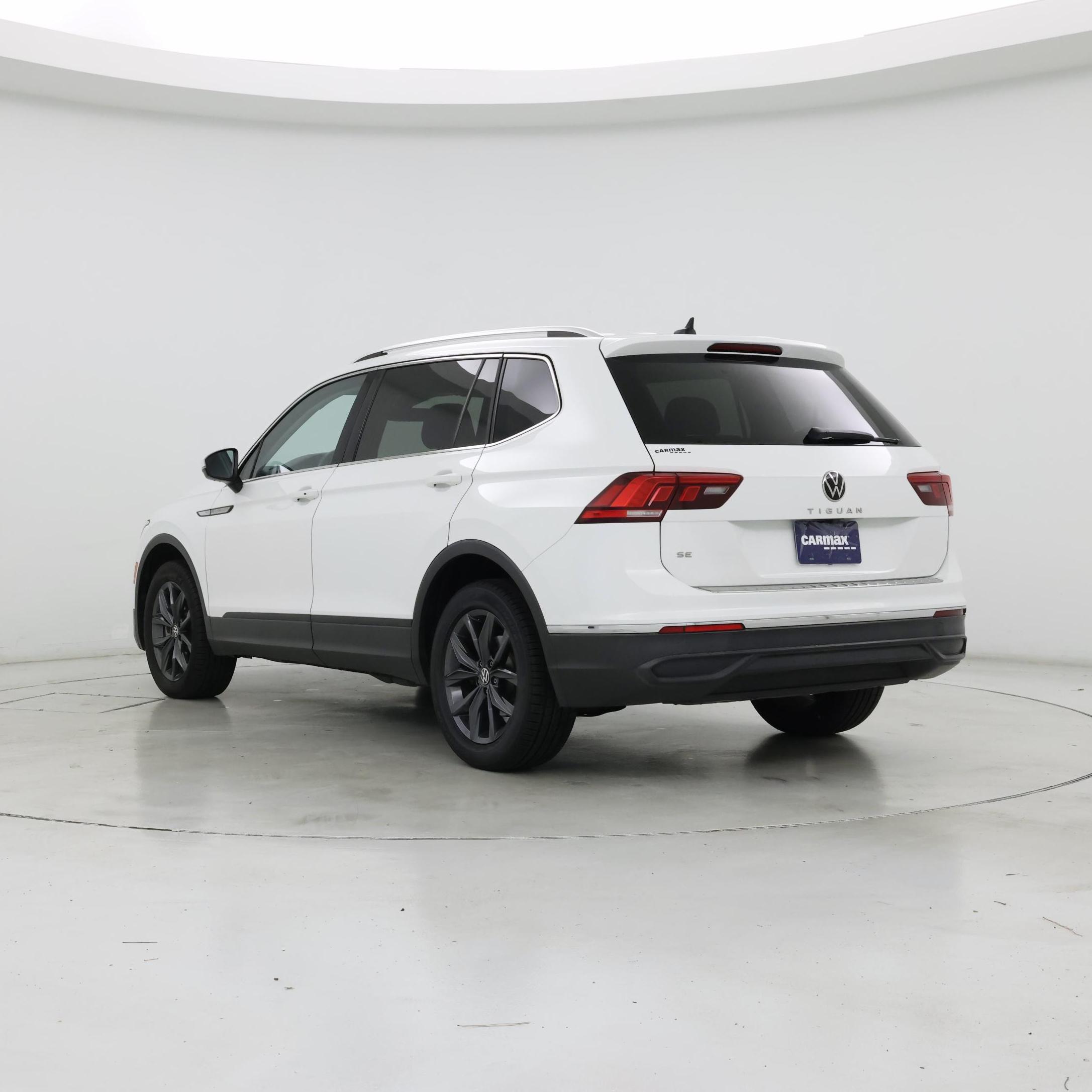 Thumbnail: 2022 Volkswagen Tiguan - 2