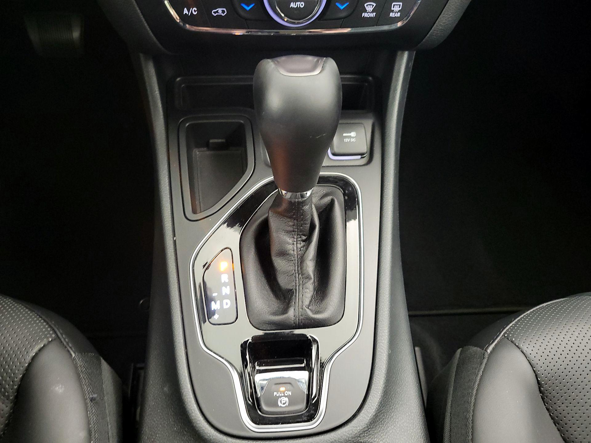 Thumbnail: 2019 Jeep Cherokee - 17