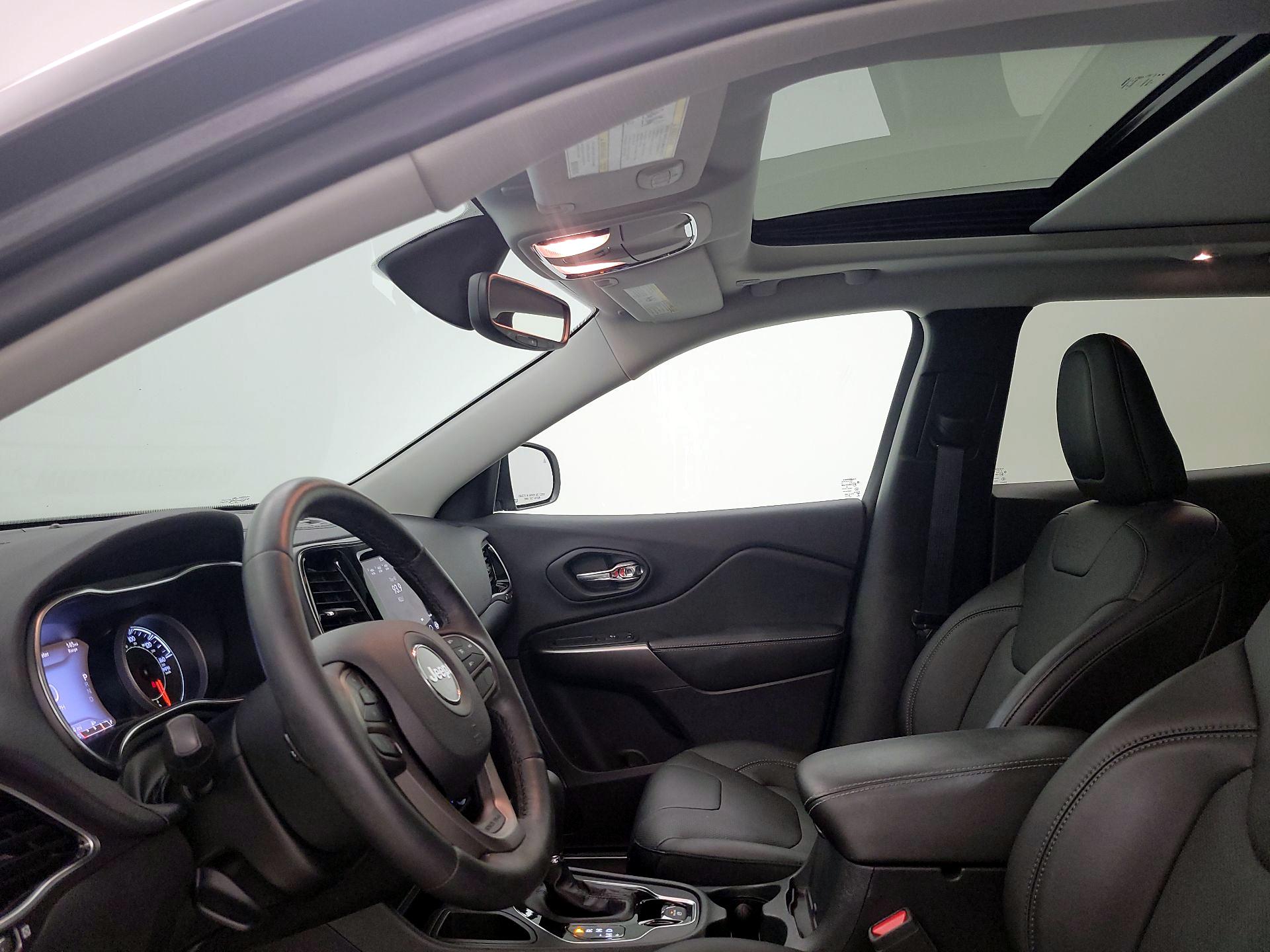 Thumbnail: 2019 Jeep Cherokee - 19