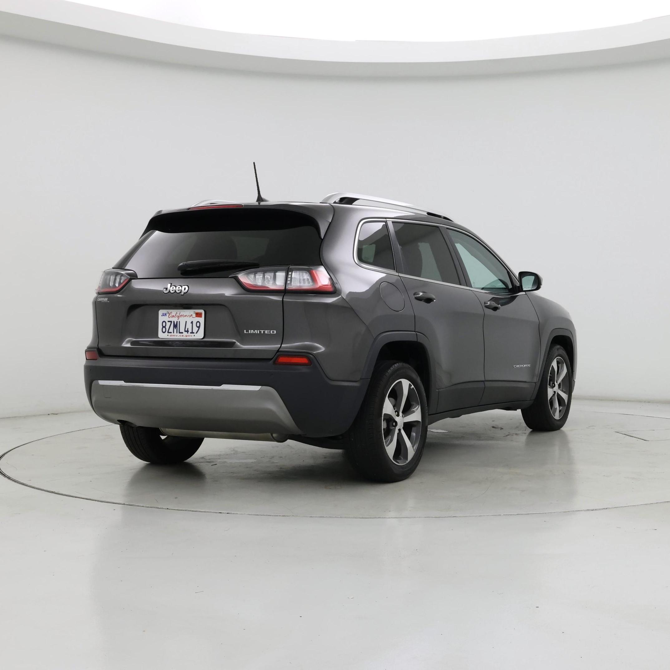 Thumbnail: 2019 Jeep Cherokee - 8