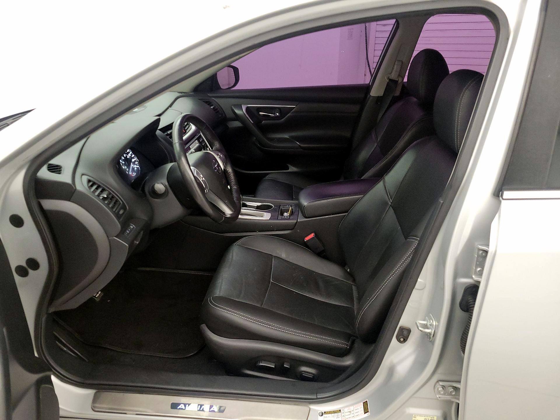 Thumbnail: 2016 Nissan Altima - 11