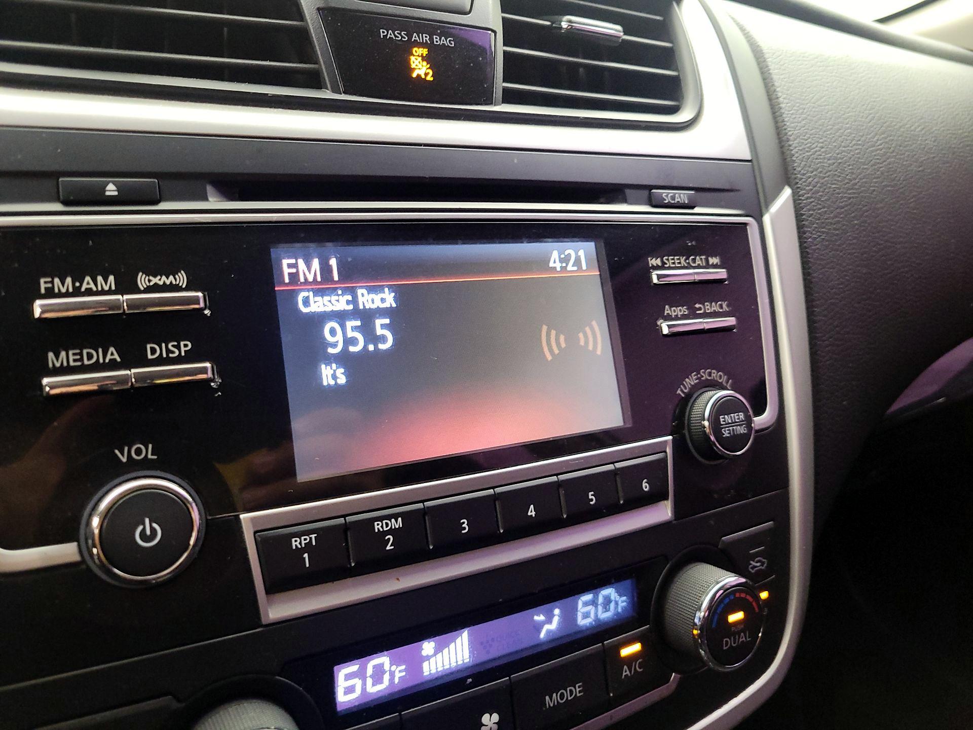 Thumbnail: 2016 Nissan Altima - 14