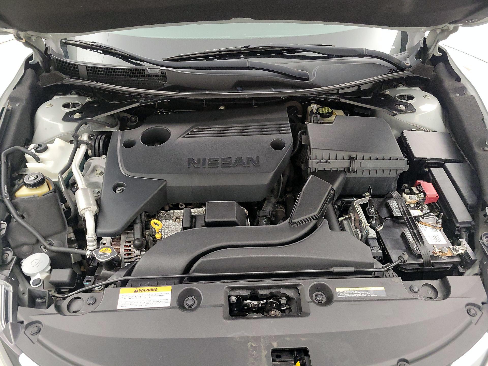 Thumbnail: 2016 Nissan Altima - 19