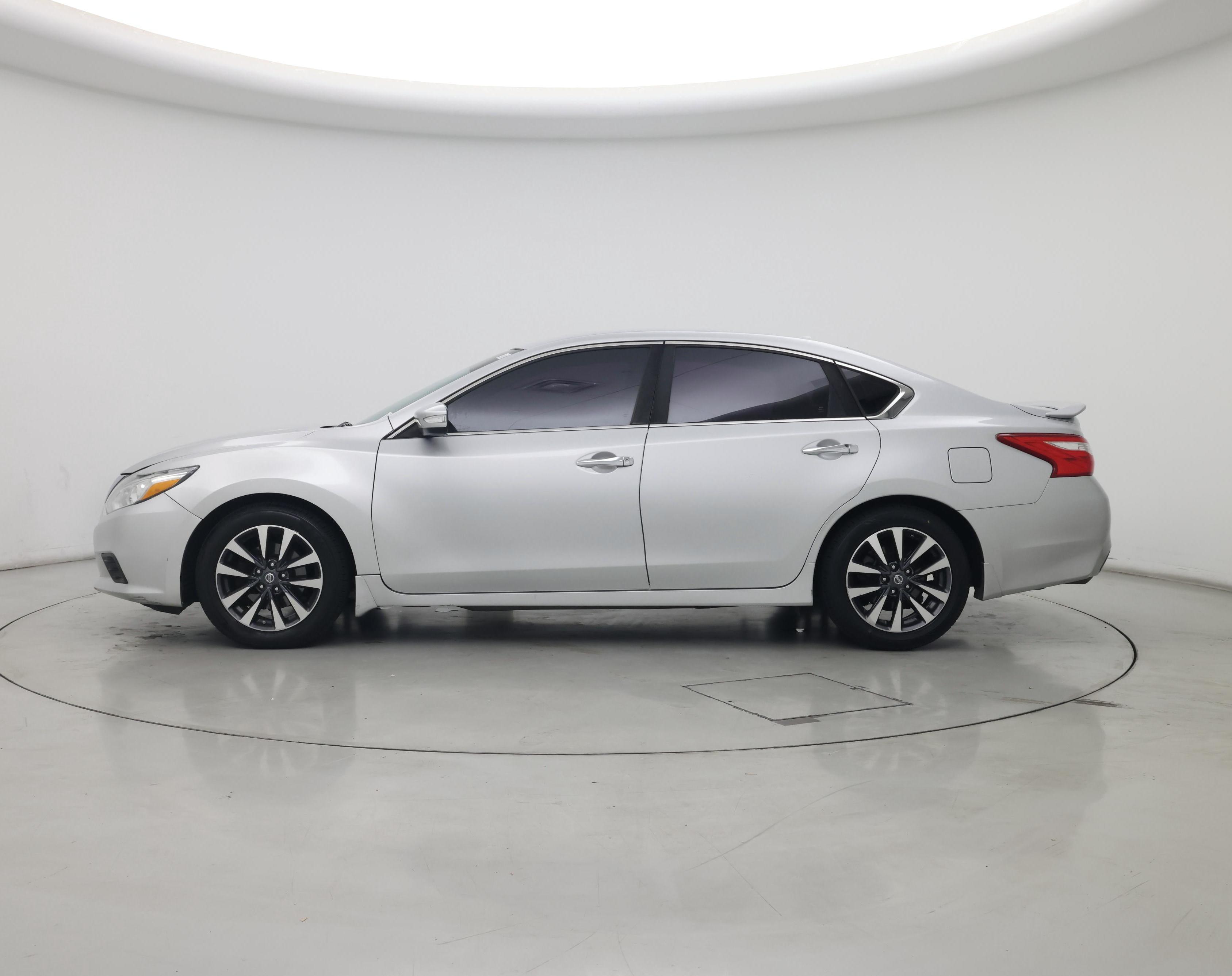 Thumbnail: 2016 Nissan Altima - 3