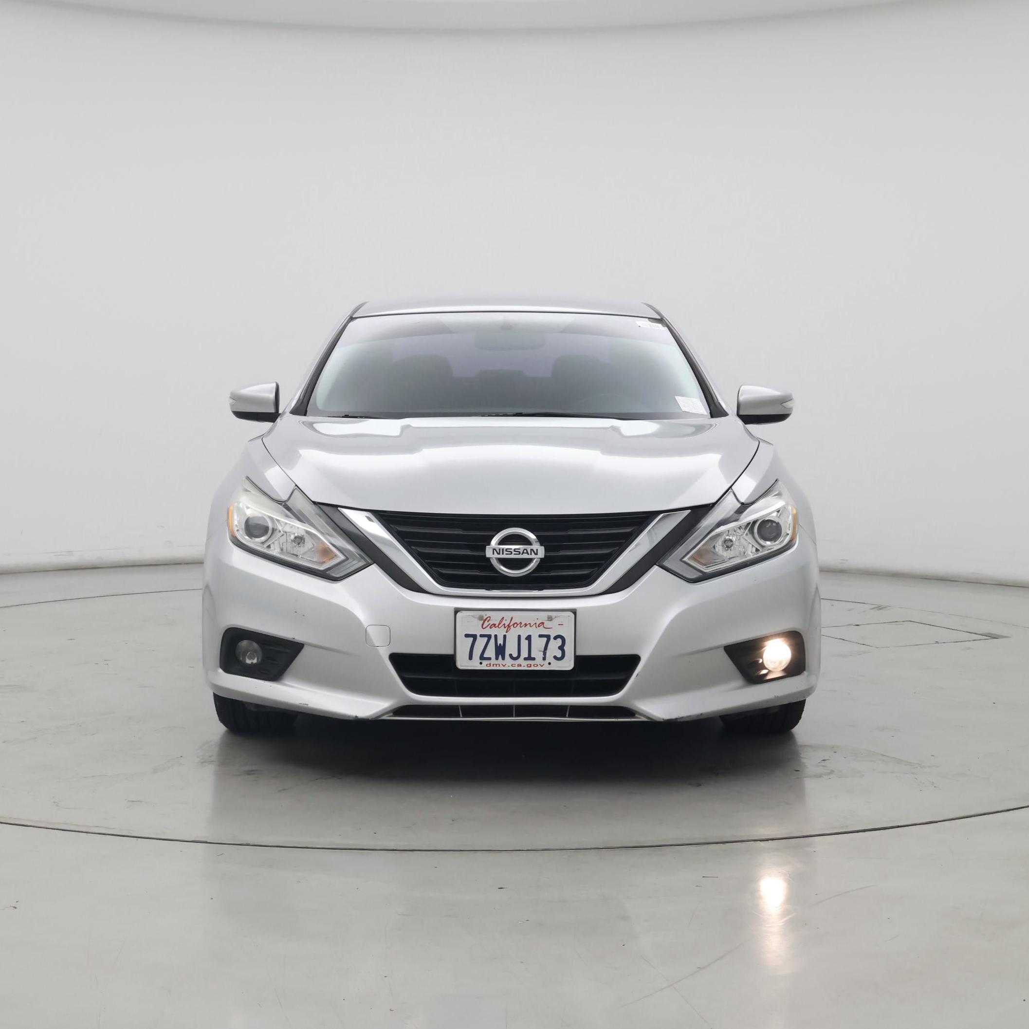 Thumbnail: 2016 Nissan Altima - 5