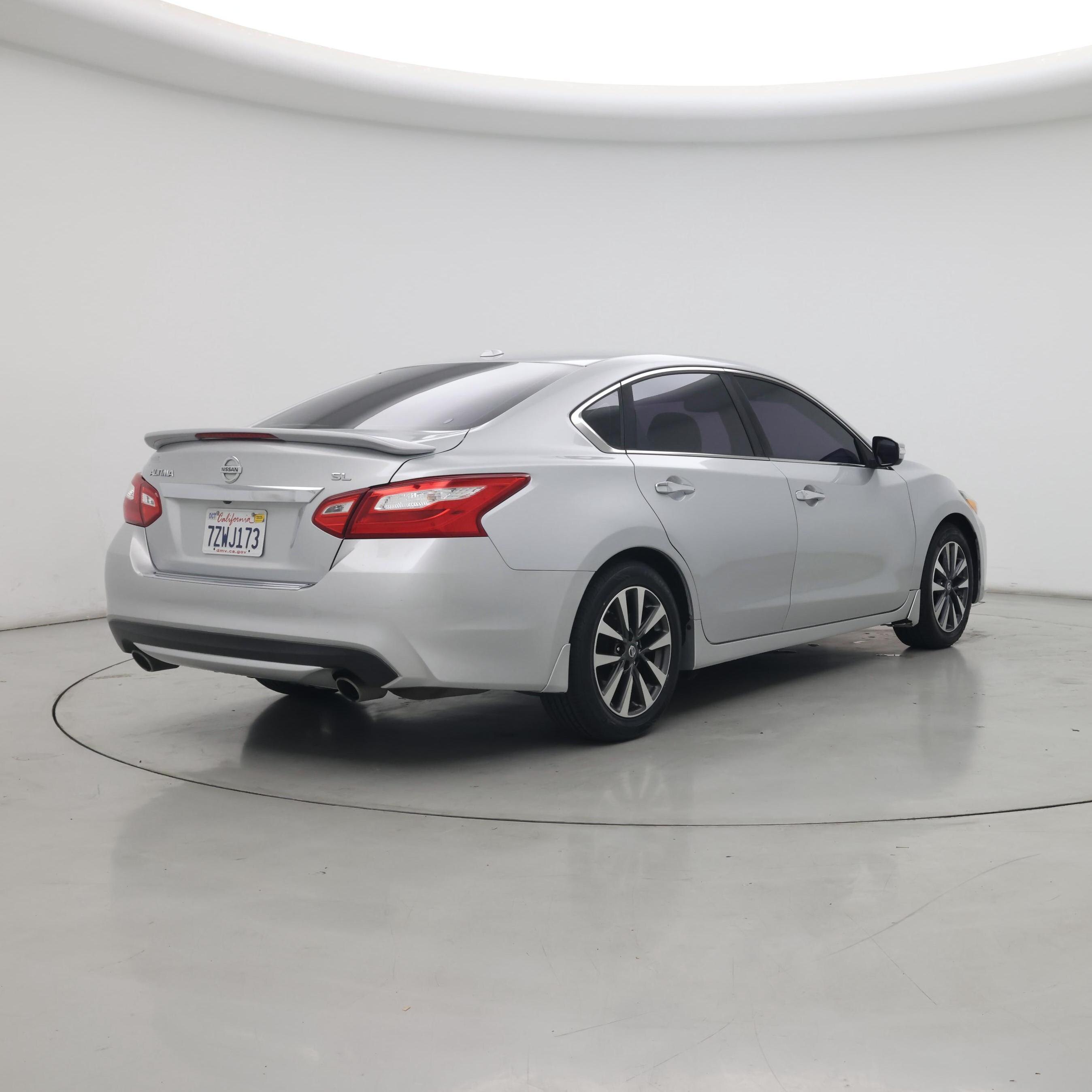 Thumbnail: 2016 Nissan Altima - 8