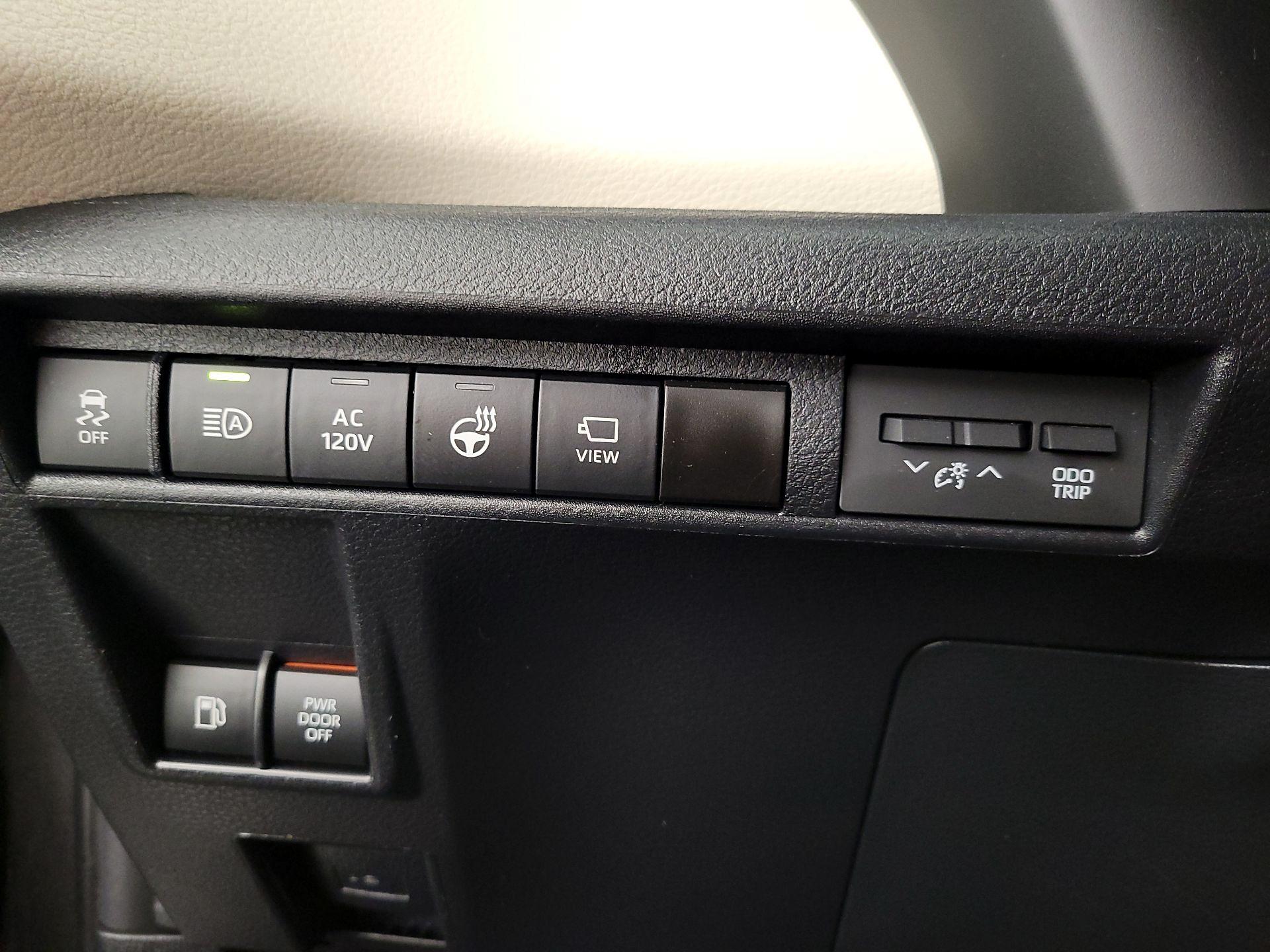 Thumbnail: 2024 Toyota Sienna - 13