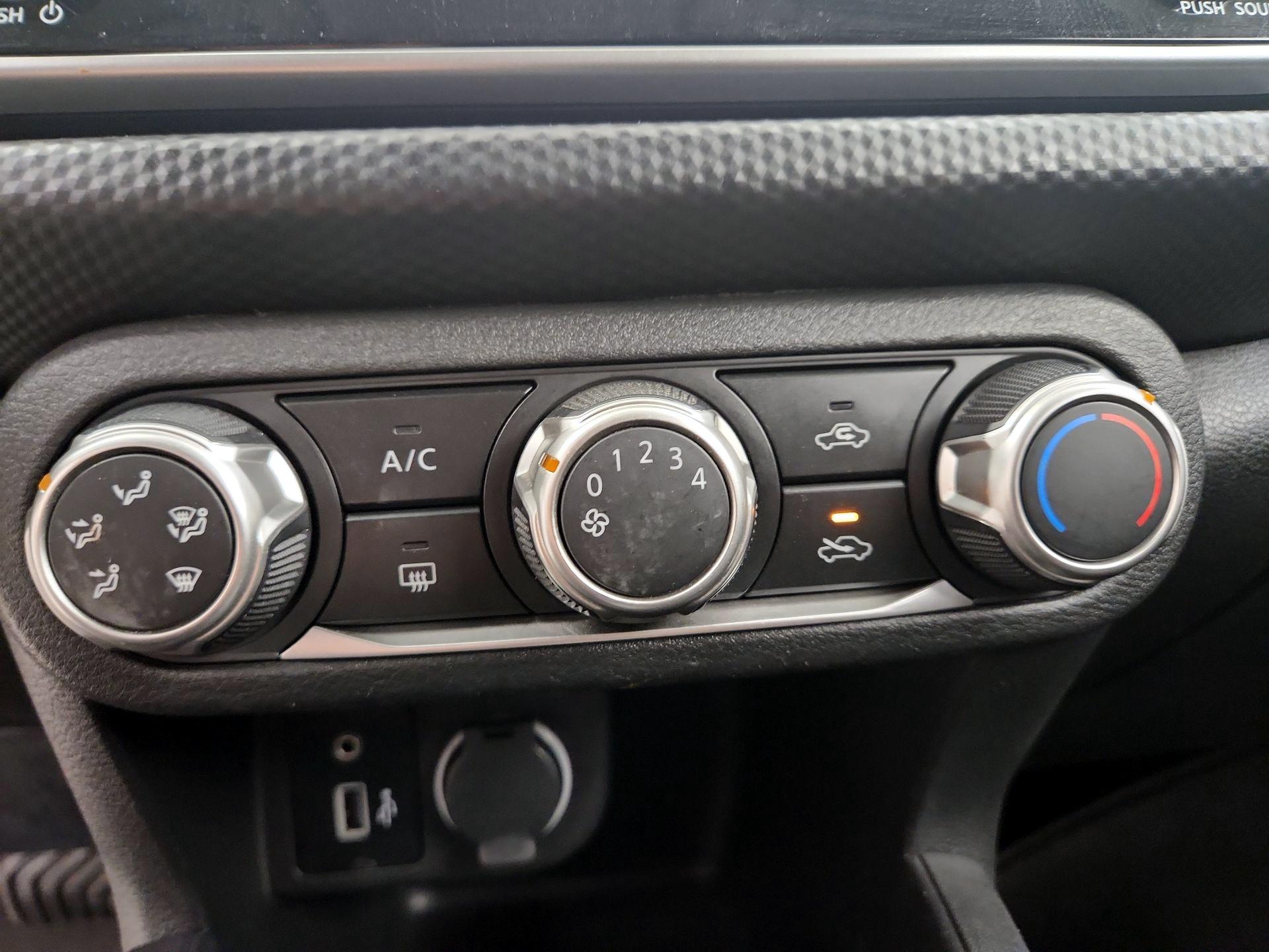 Thumbnail: 2021 Nissan Kicks - 16