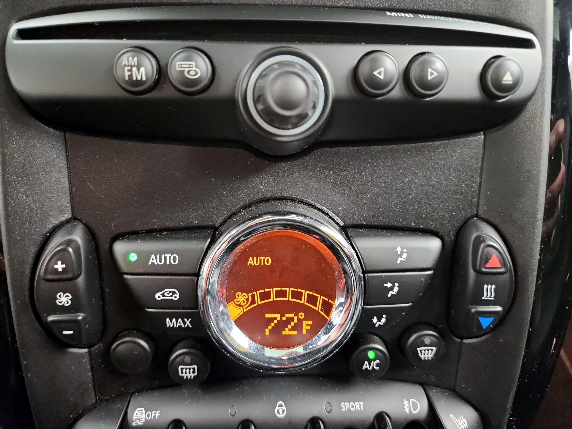 Thumbnail: 2014 MINI Cooper Countryman - 15