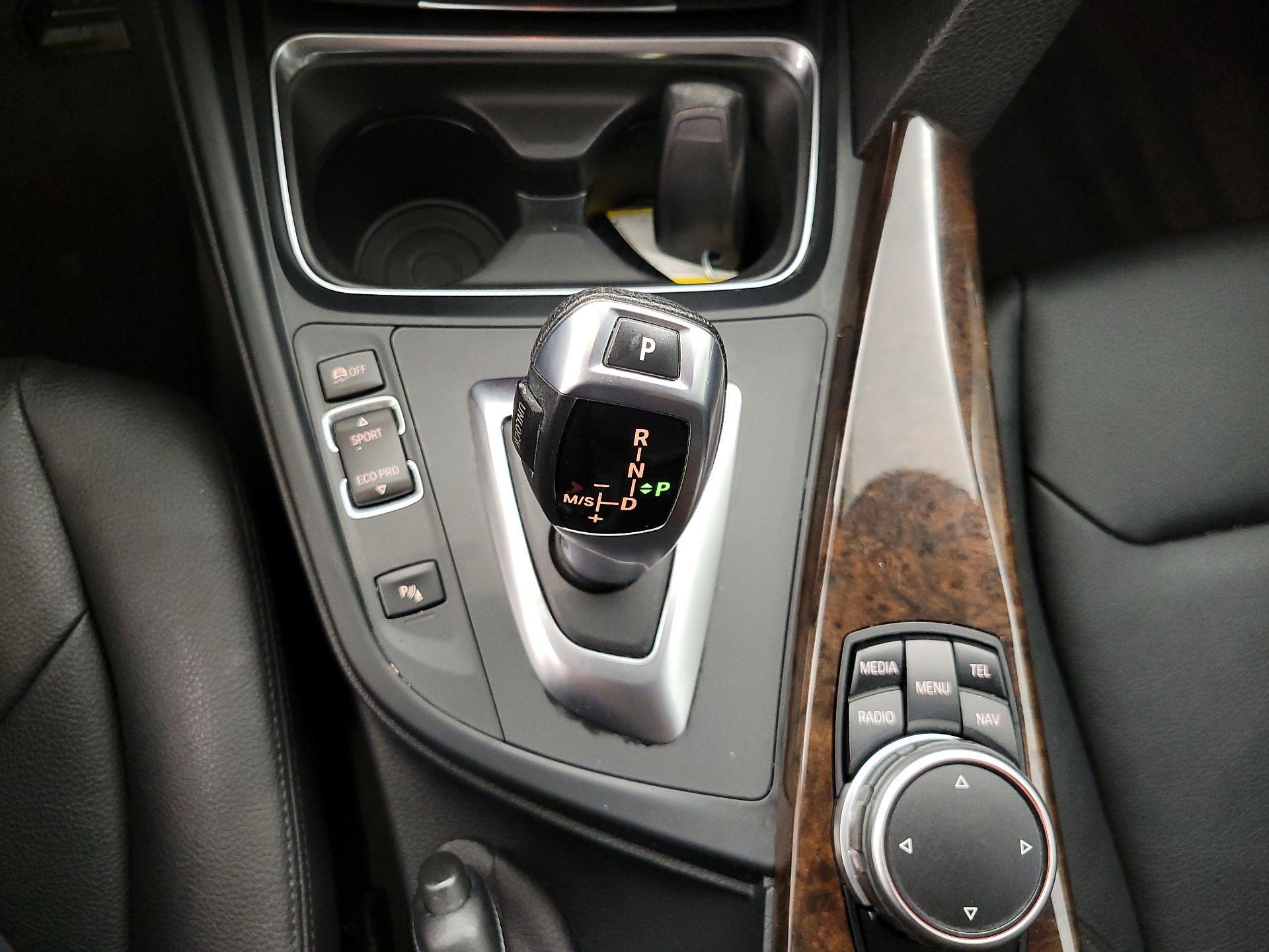 Thumbnail: 2015 BMW 3 Series - 18