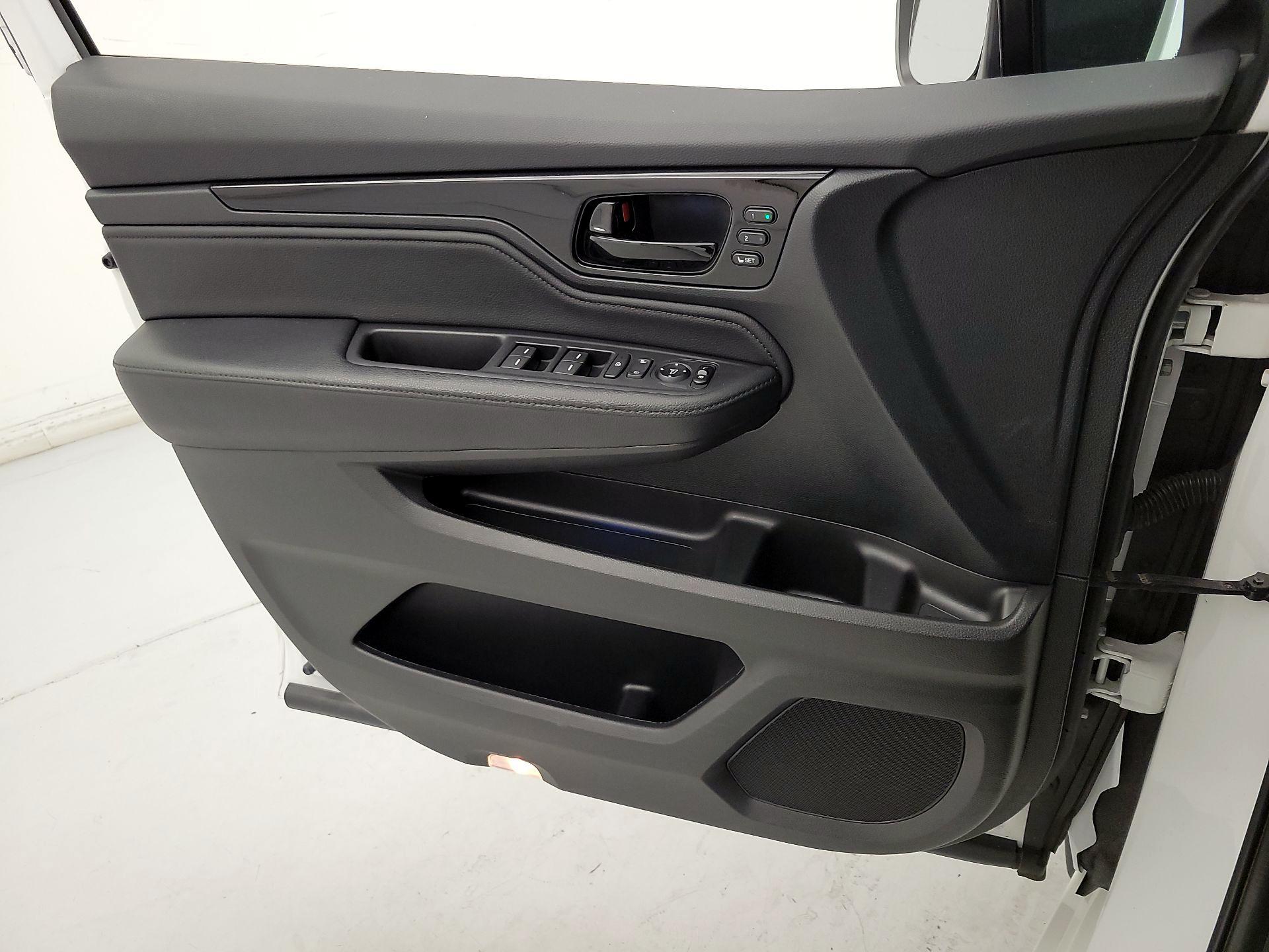 Thumbnail: 2022 Honda Odyssey - 12