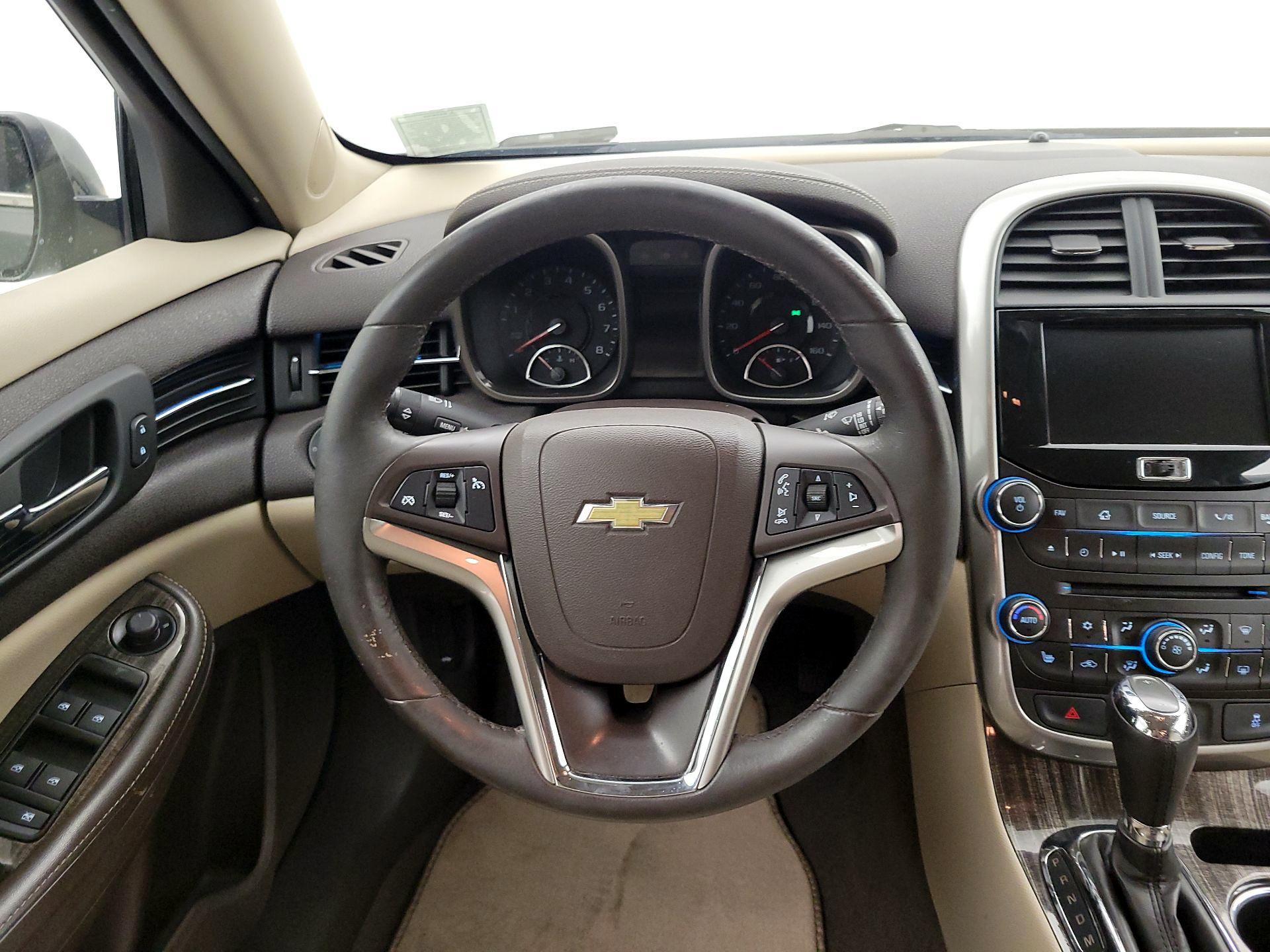 Thumbnail: 2016 Chevrolet Malibu - 10