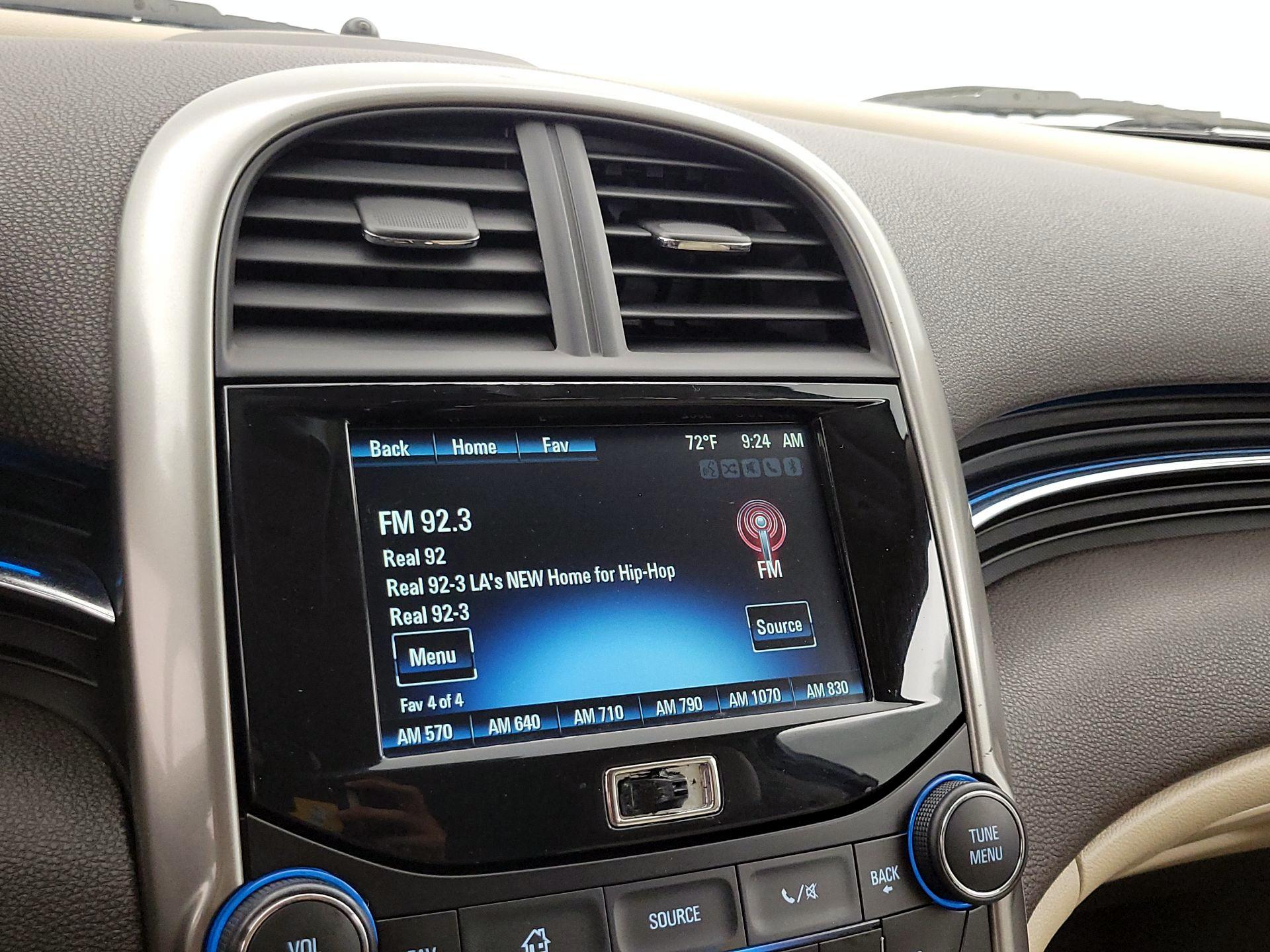 Thumbnail: 2016 Chevrolet Malibu - 14