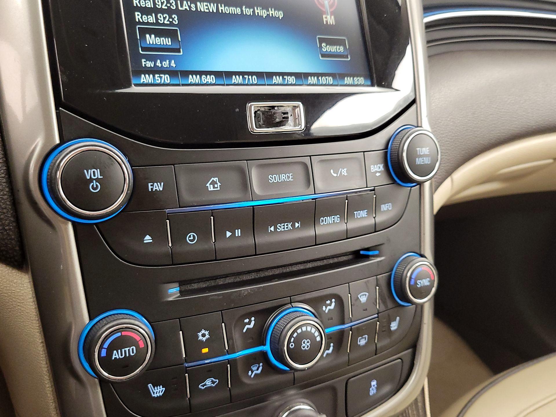 Thumbnail: 2016 Chevrolet Malibu - 15