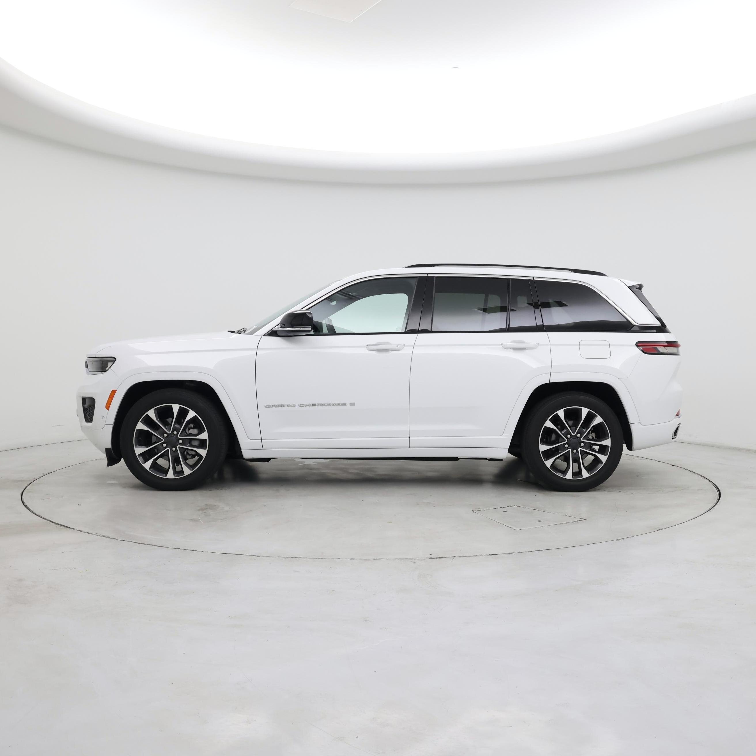 Thumbnail: 2022 Jeep Grand Cherokee - 3