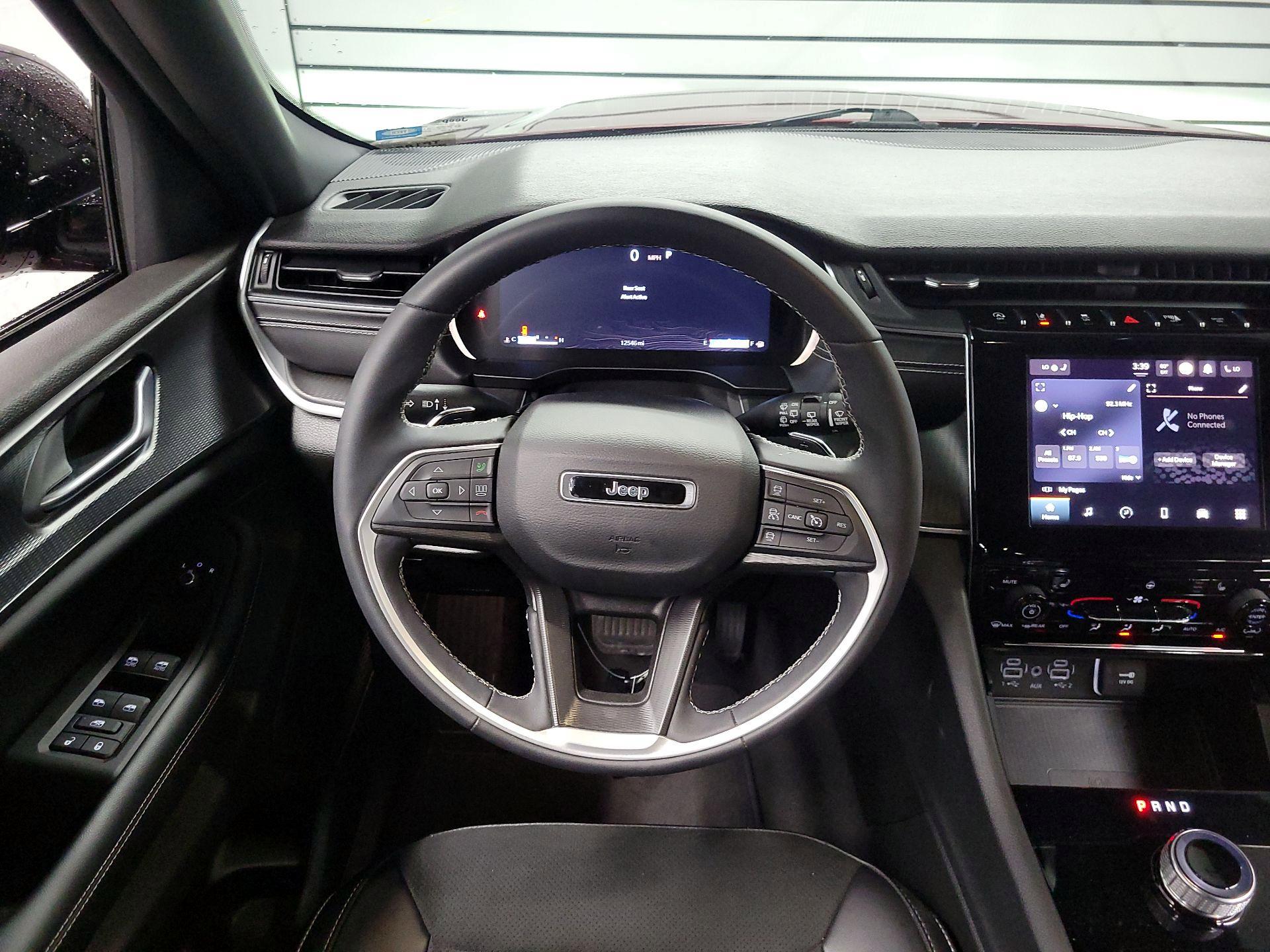 Thumbnail: 2023 Jeep Grand Cherokee - 10