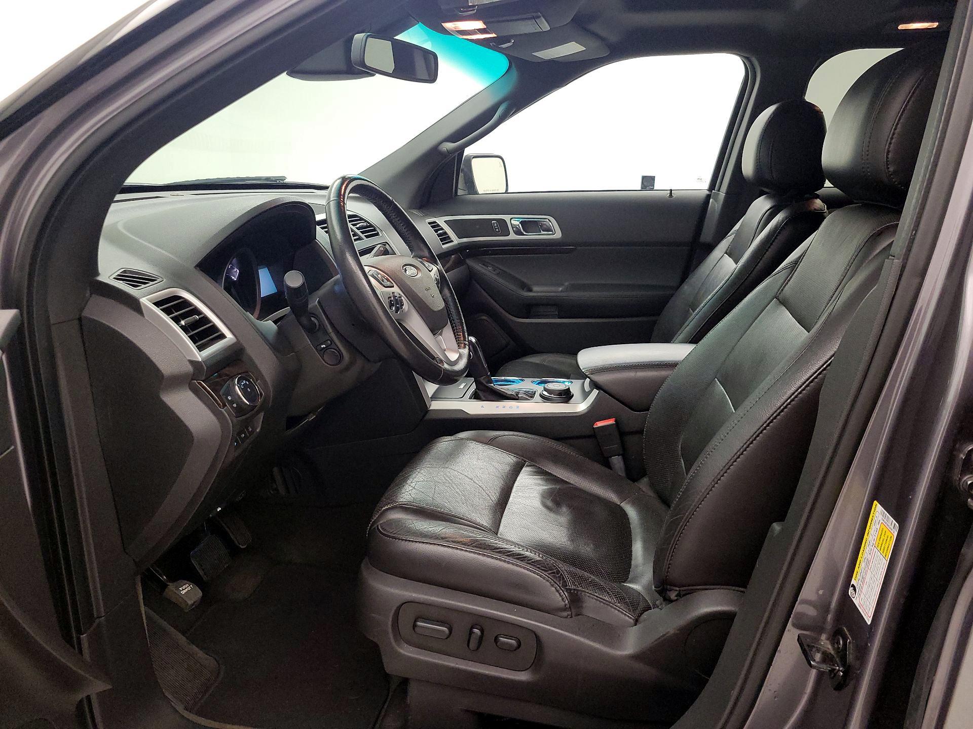 Thumbnail: 2014 Ford Explorer - 11
