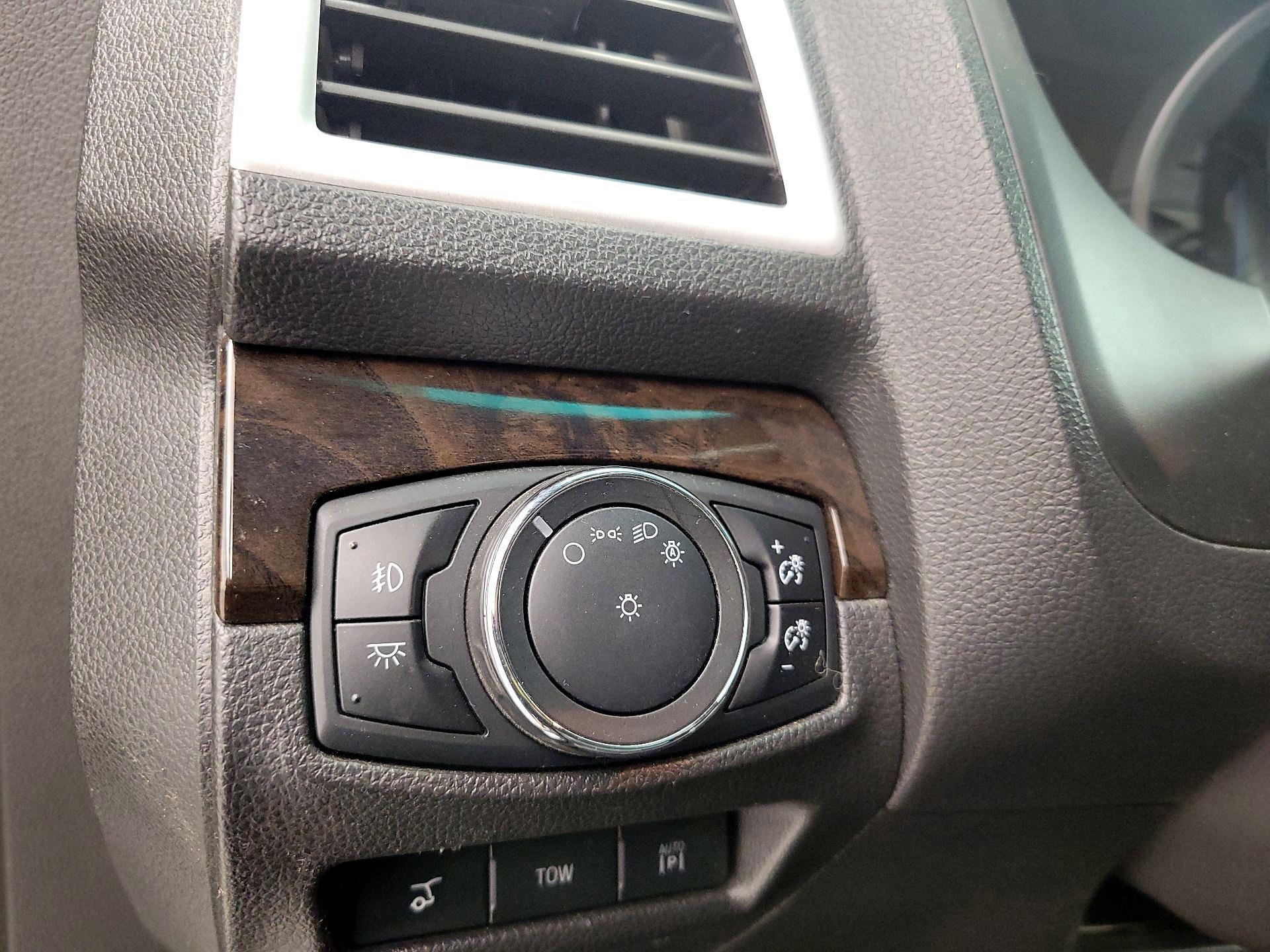 Thumbnail: 2014 Ford Explorer - 13