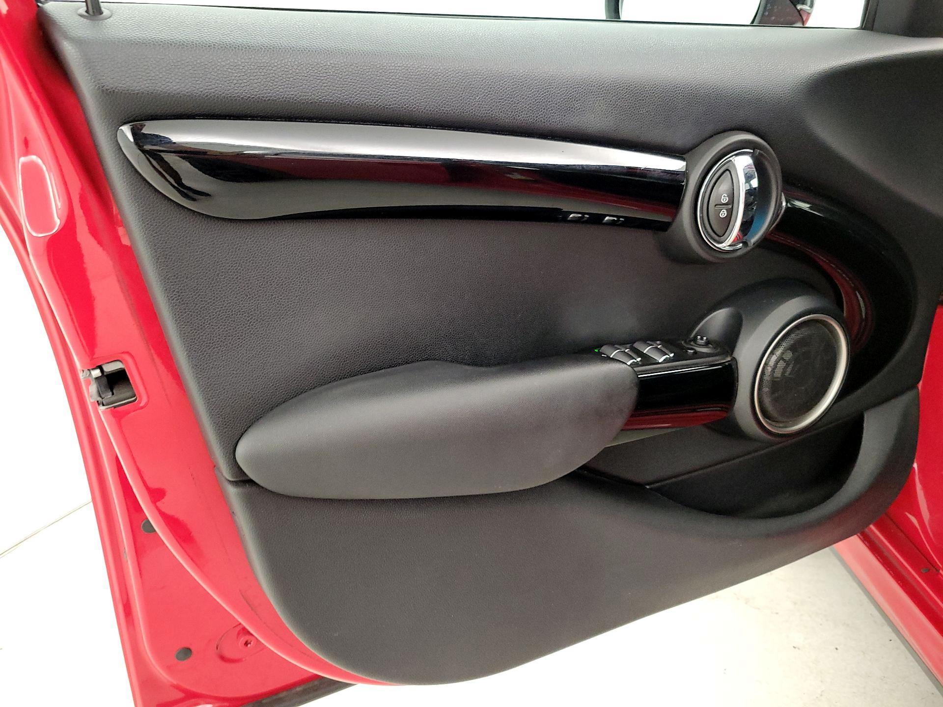 Thumbnail: 2015 MINI Cooper Hardtop - 12