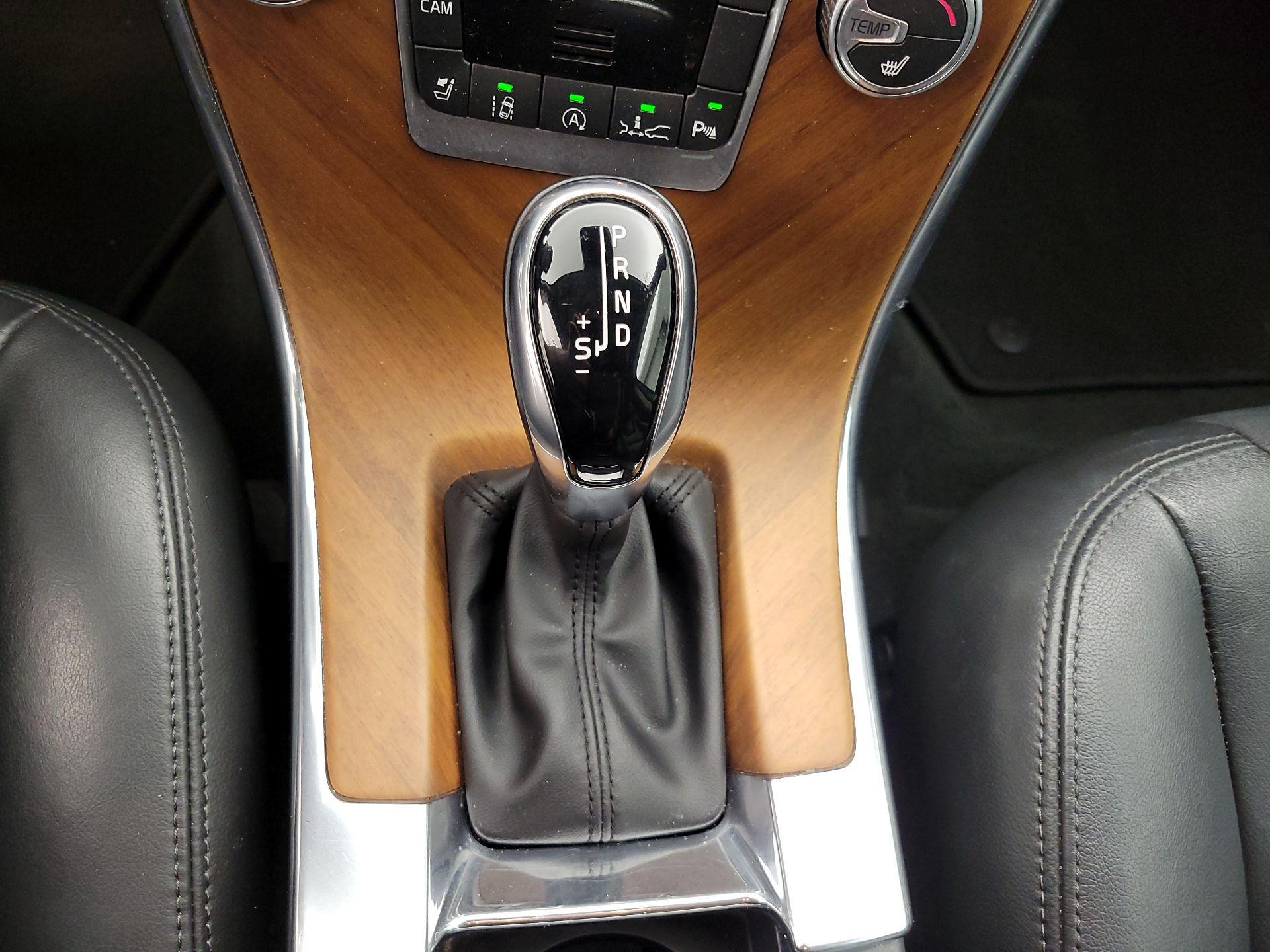 Thumbnail: 2017 Volvo XC60 - 17