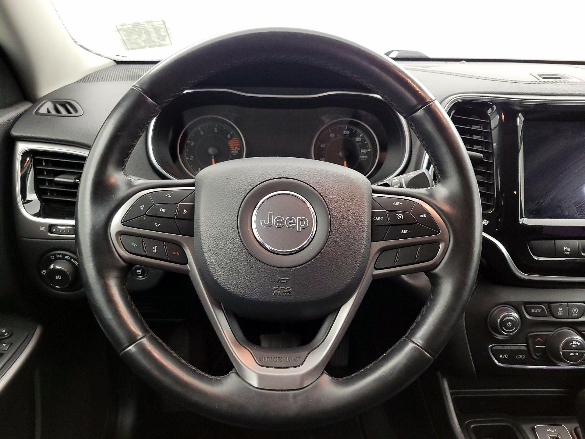 Thumbnail: 2019 Jeep Cherokee - 10
