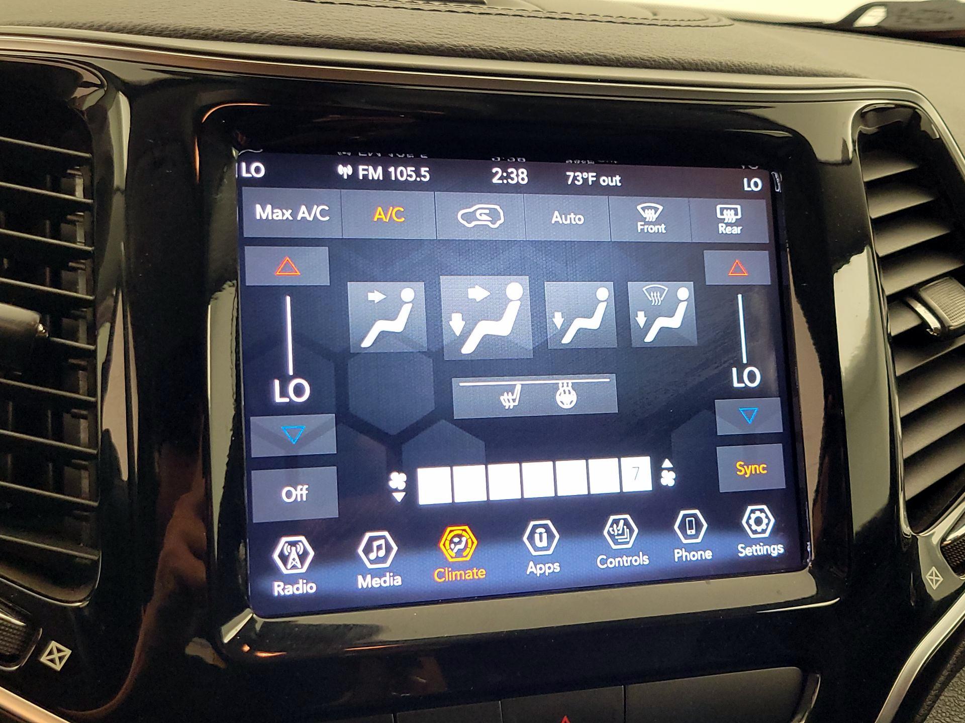 Thumbnail: 2019 Jeep Cherokee - 15
