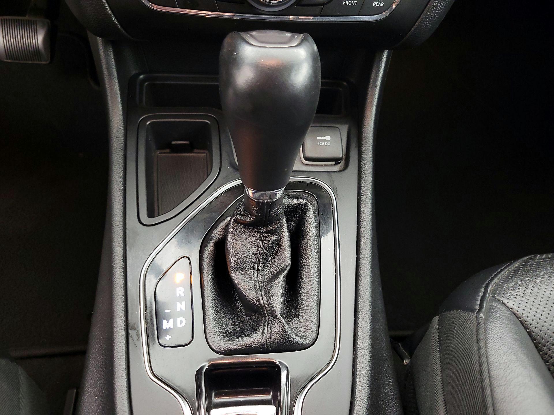Thumbnail: 2019 Jeep Cherokee - 17