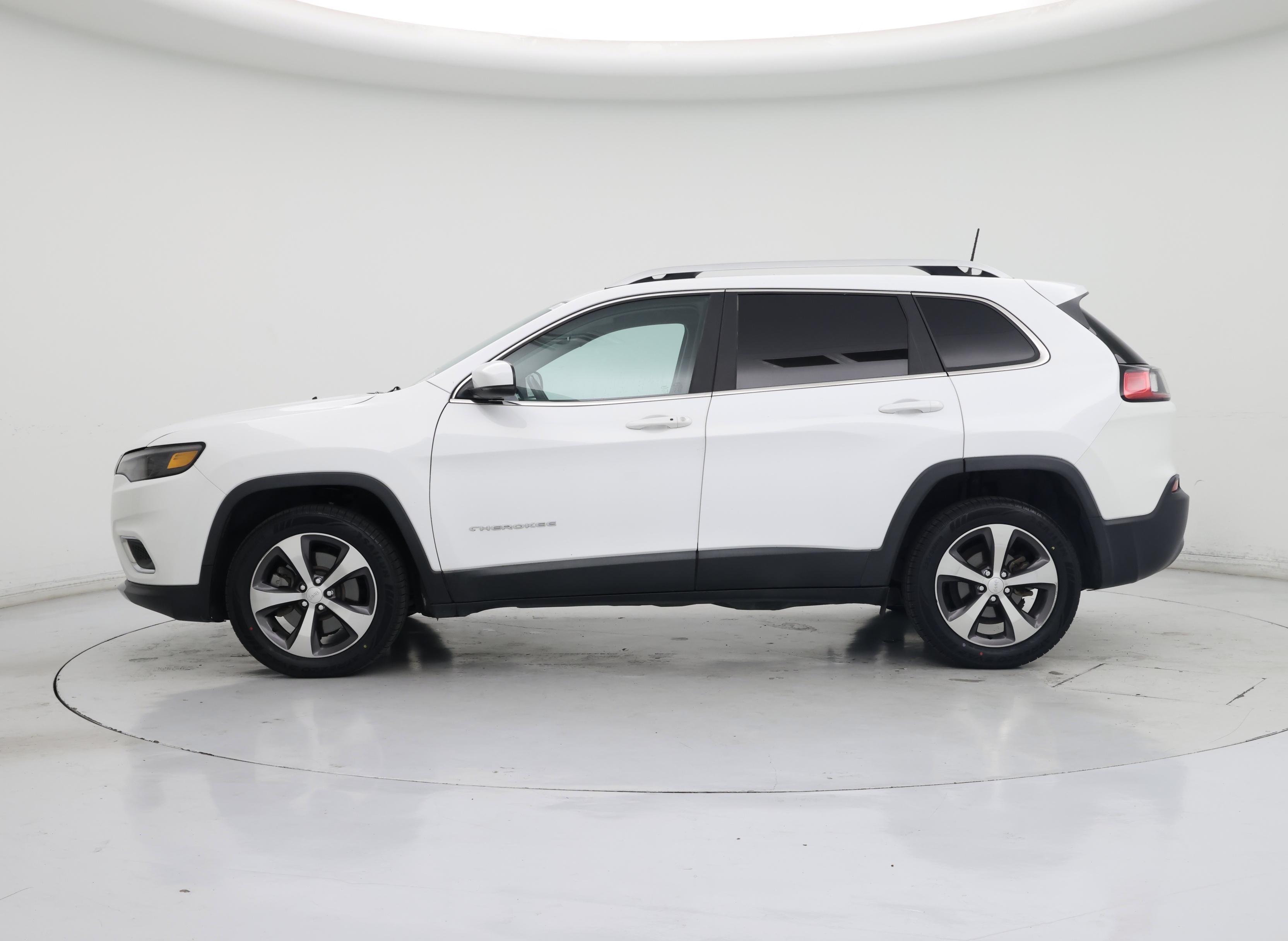 Thumbnail: 2019 Jeep Cherokee - 3