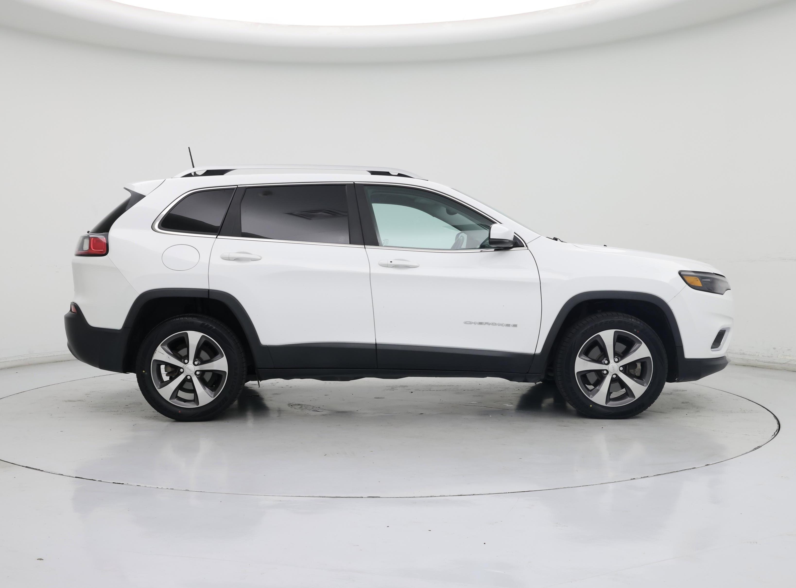 Thumbnail: 2019 Jeep Cherokee - 7