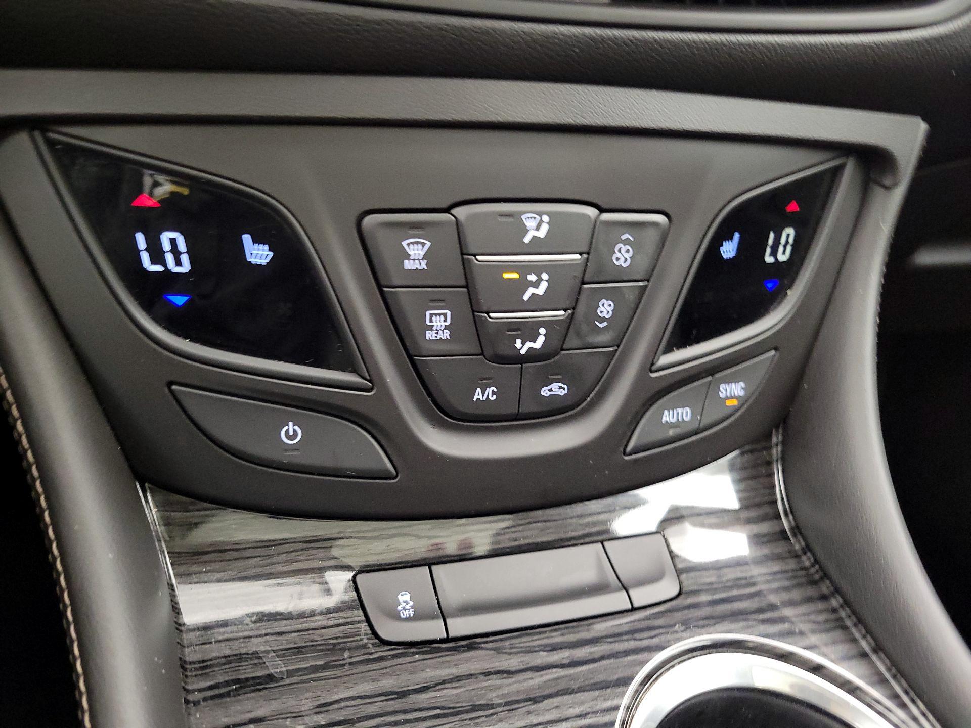 Thumbnail: 2017 Buick Envision - 16