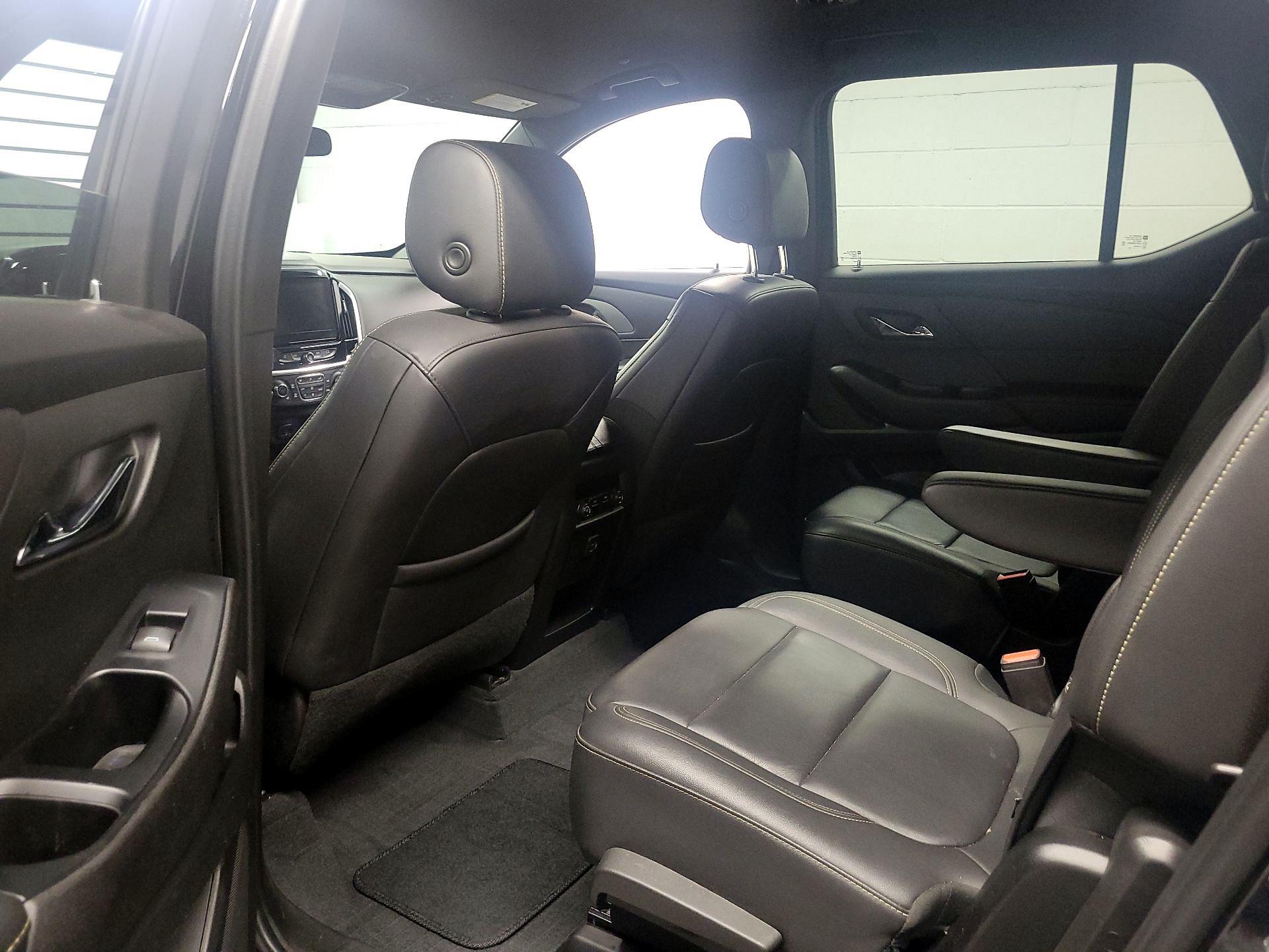 Thumbnail: 2022 Chevrolet Traverse - 19