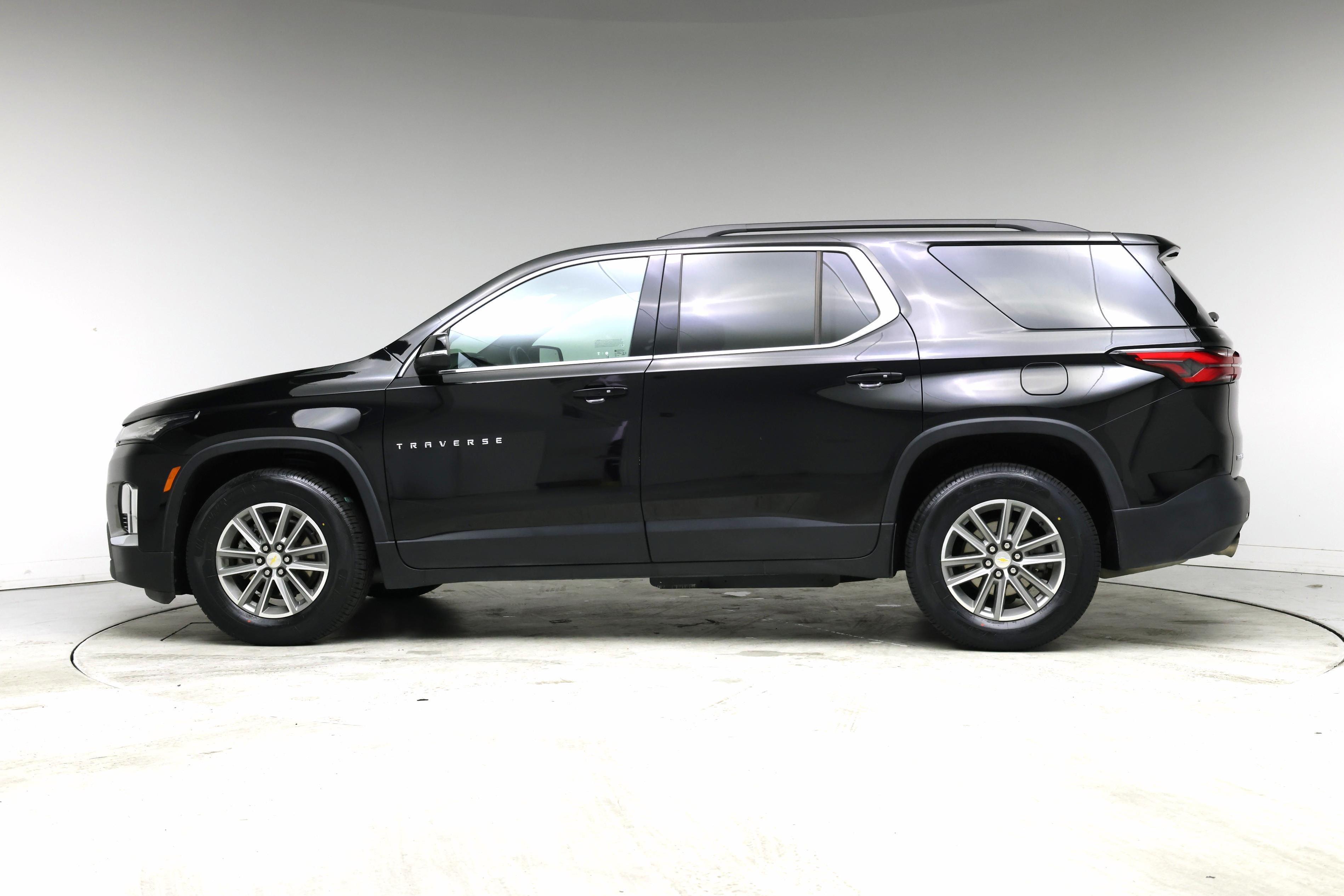 Thumbnail: 2022 Chevrolet Traverse - 3