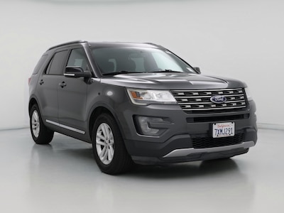 Black 2017 Ford Explorer XLT