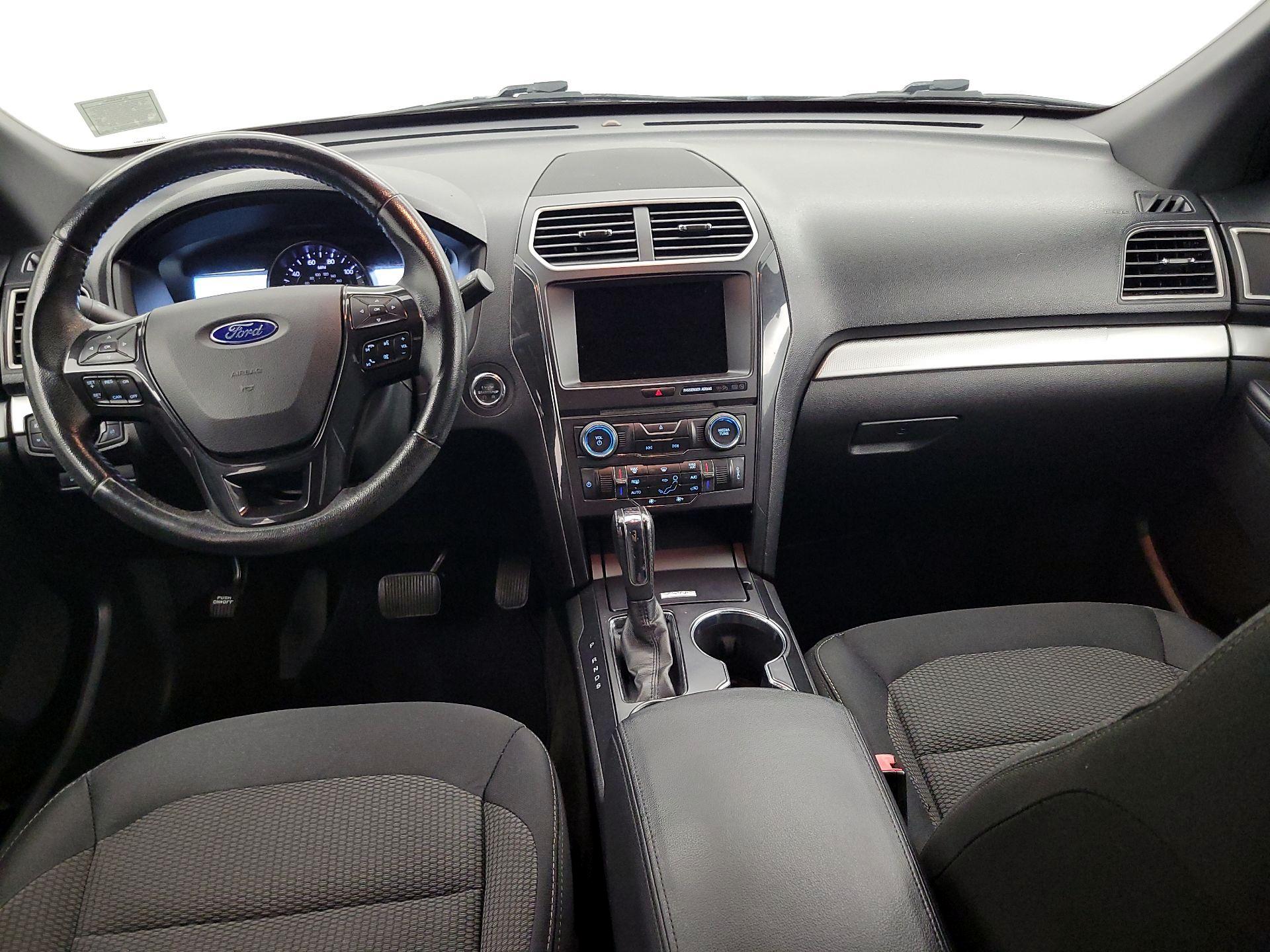 Thumbnail: 2017 Ford Explorer - 9